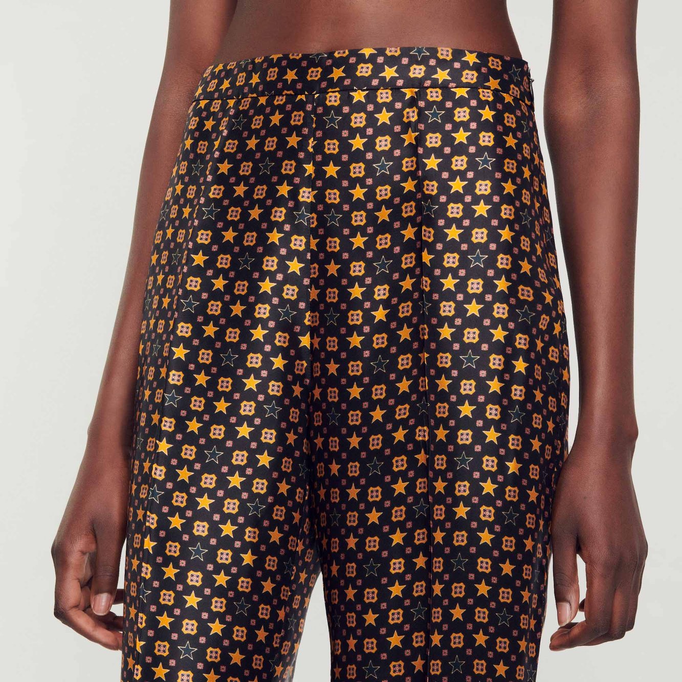 Pantalon satiné imprimé Sandro seconde main