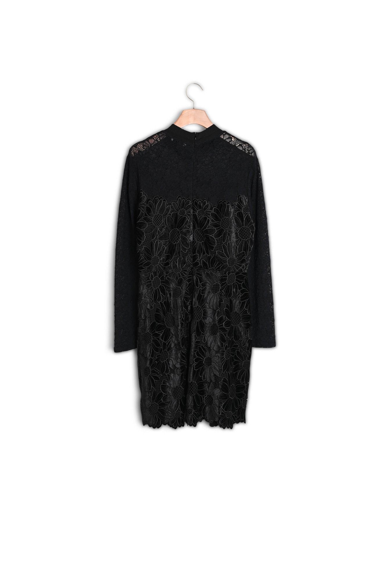 Robe en guipure marguerite Sandro seconde main