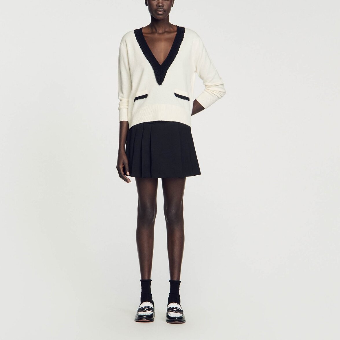 Pull col V bicolore en laine Sandro seconde main