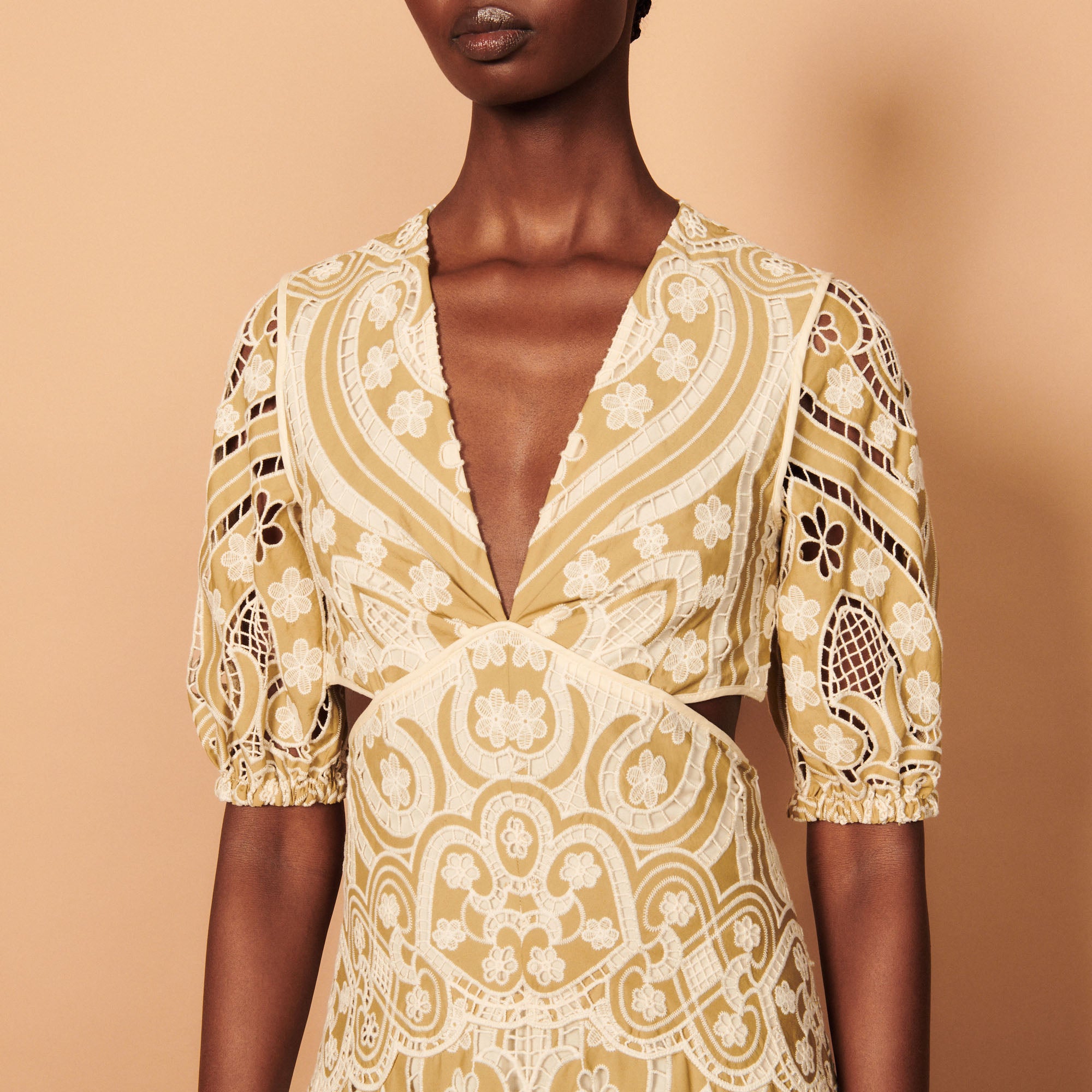 Robe longue en guipure Sandro seconde main