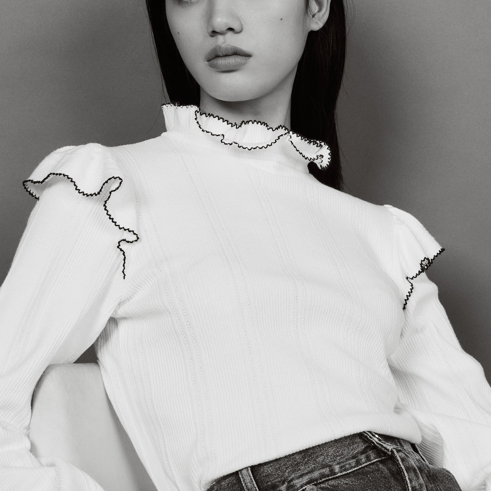 T-shirt en Maille  avec volant Sandro seconde main