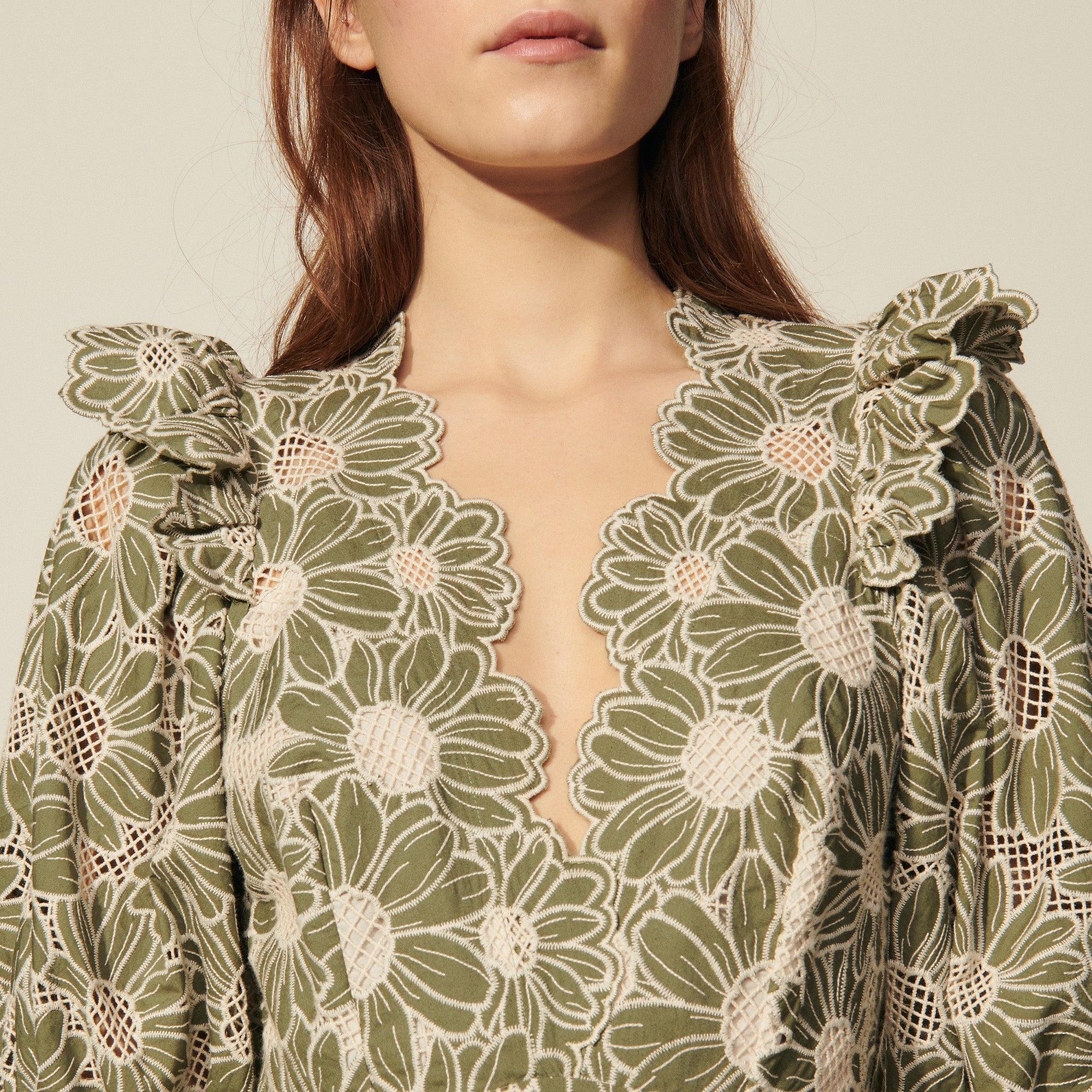 Robe courte au tissu brodé Sandro seconde main