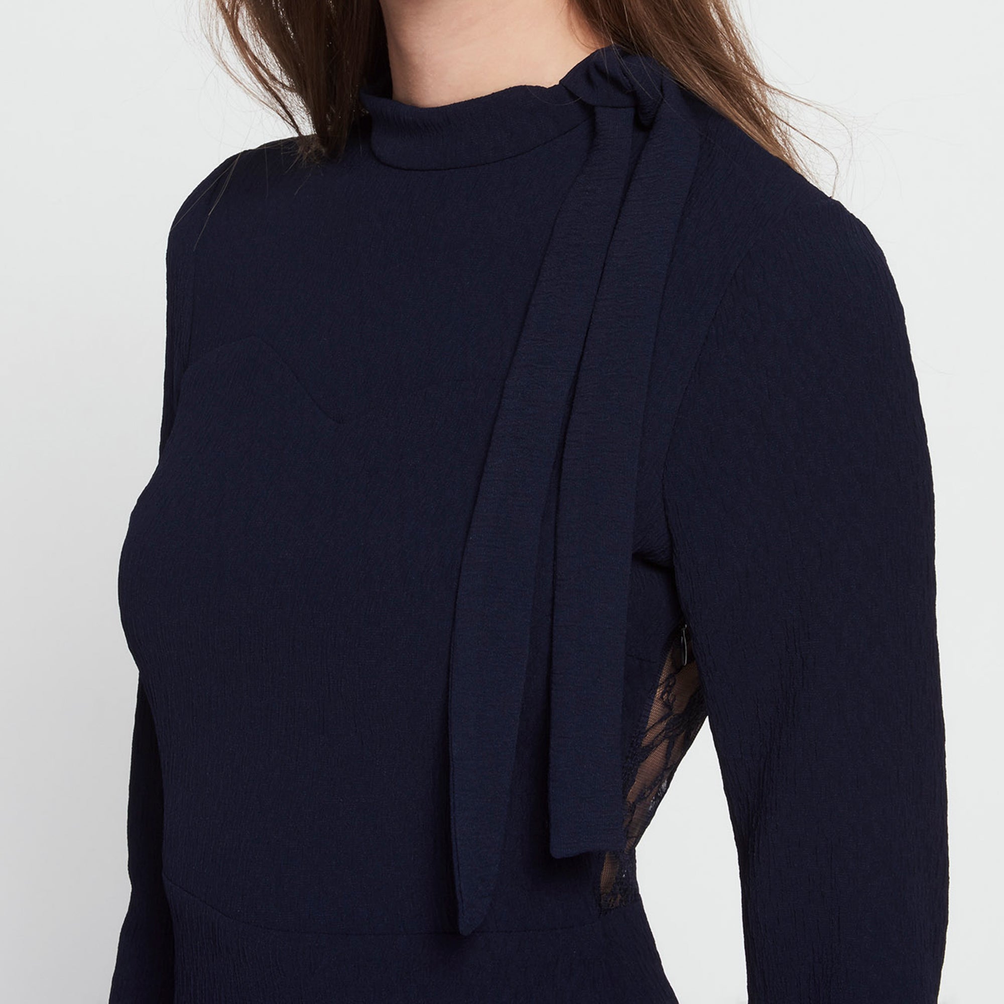 Robe matière gaufrée dos en dentelle Sandro seconde main