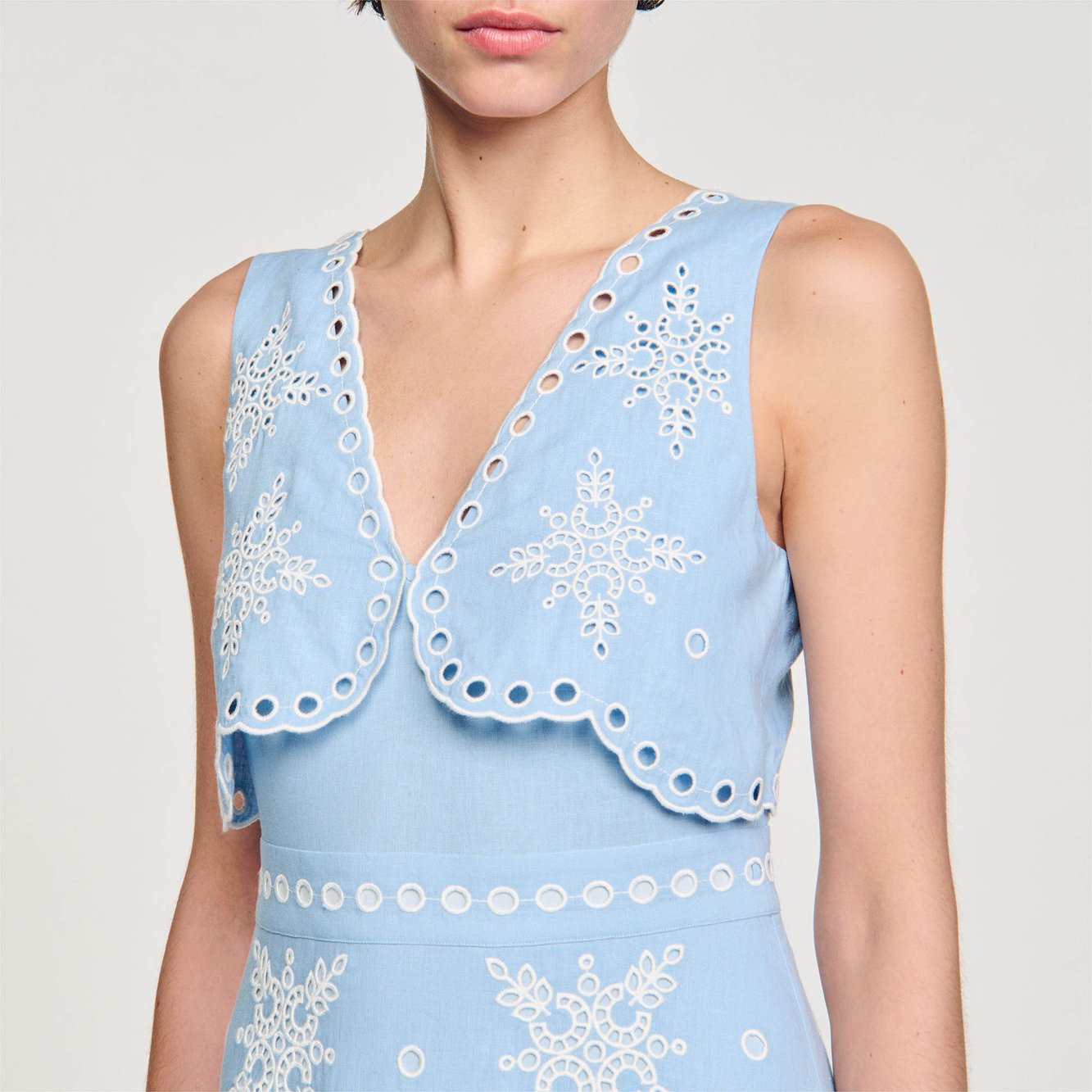 Robe courte à broderies anglaises Sandro seconde main