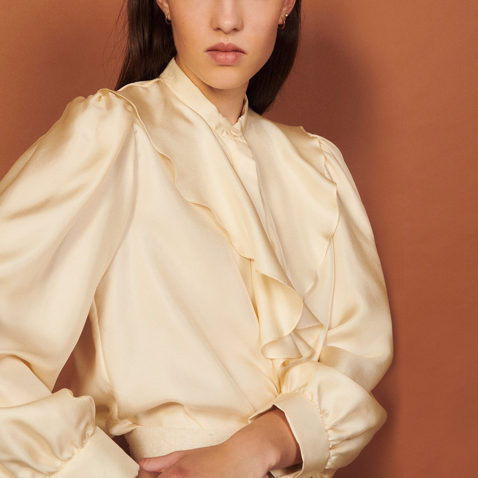 Chemise en soie à col jabot Sandro seconde main