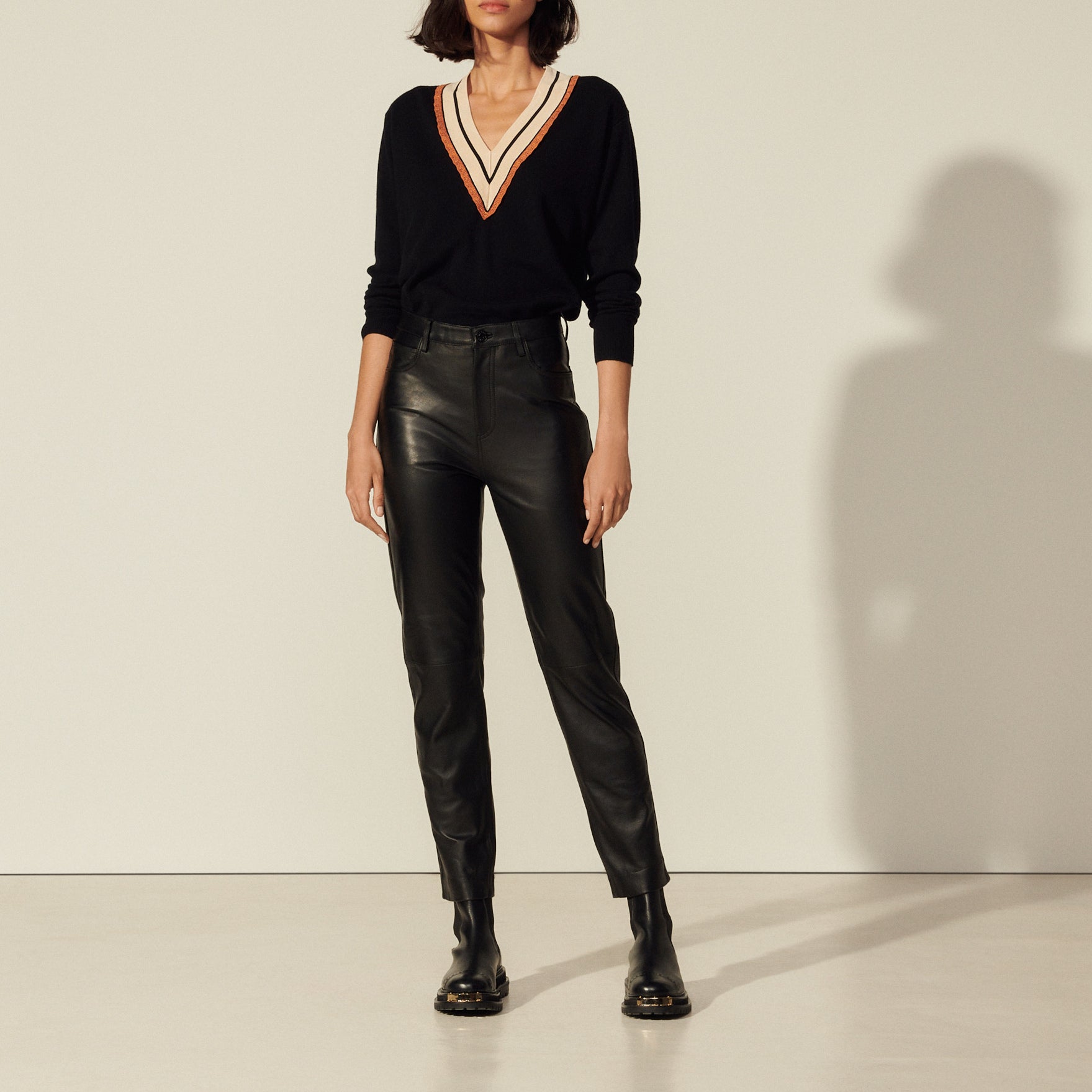 Pantalon en cuir droit à découpes Sandro seconde main