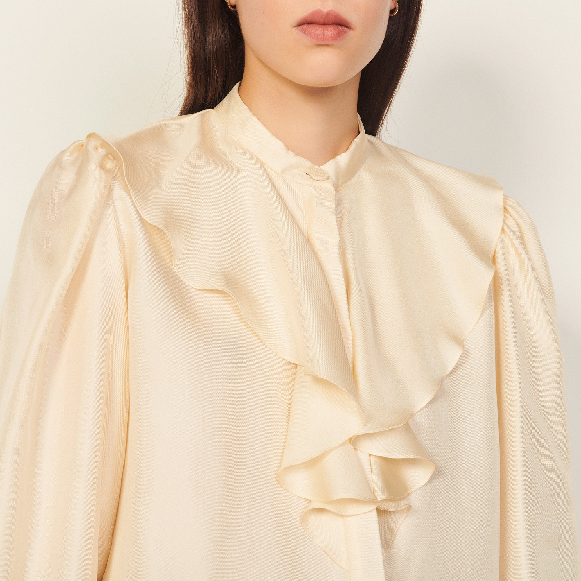Chemise en soie à col jabot Sandro seconde main