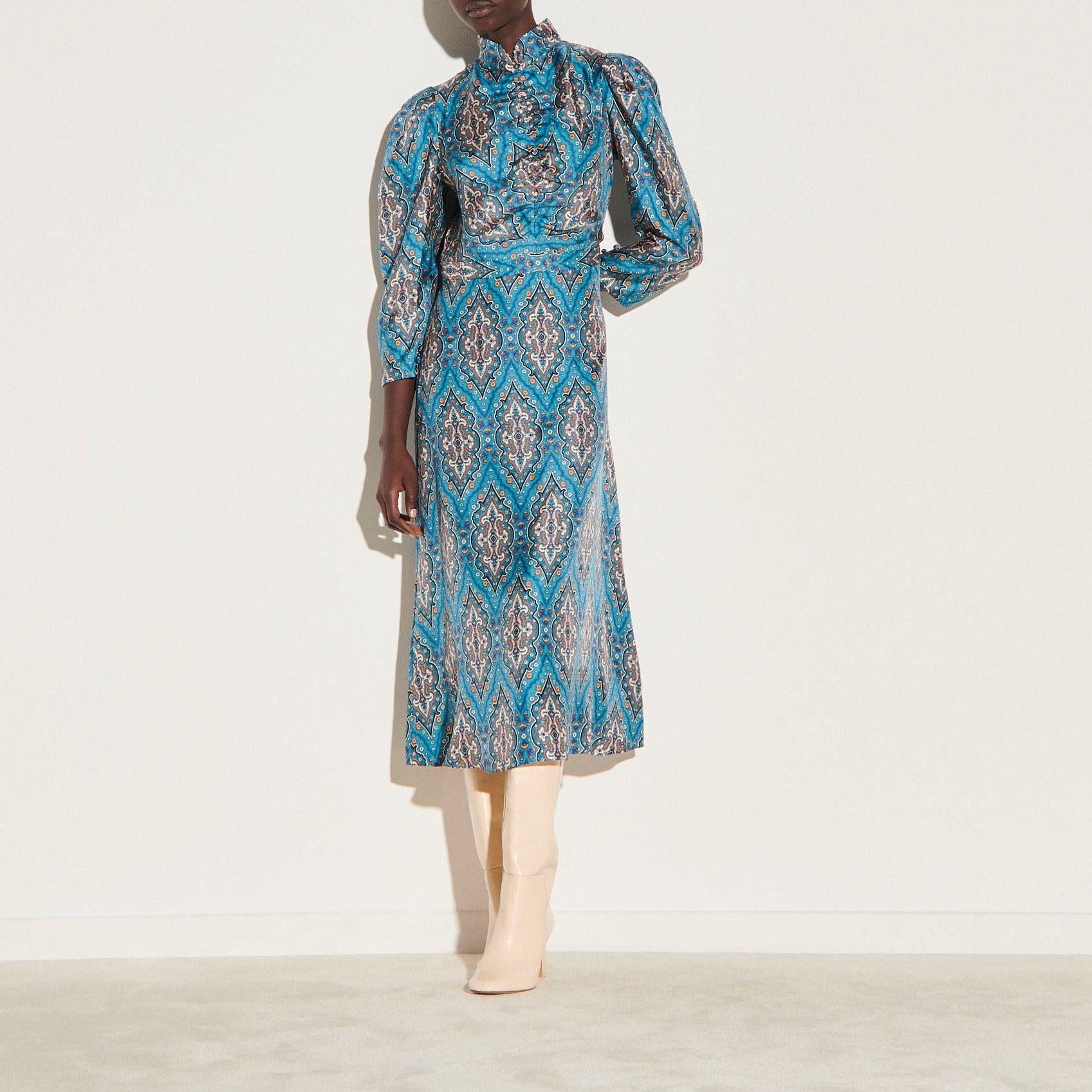 Robe en soie imprimée en all-over Sandro seconde main