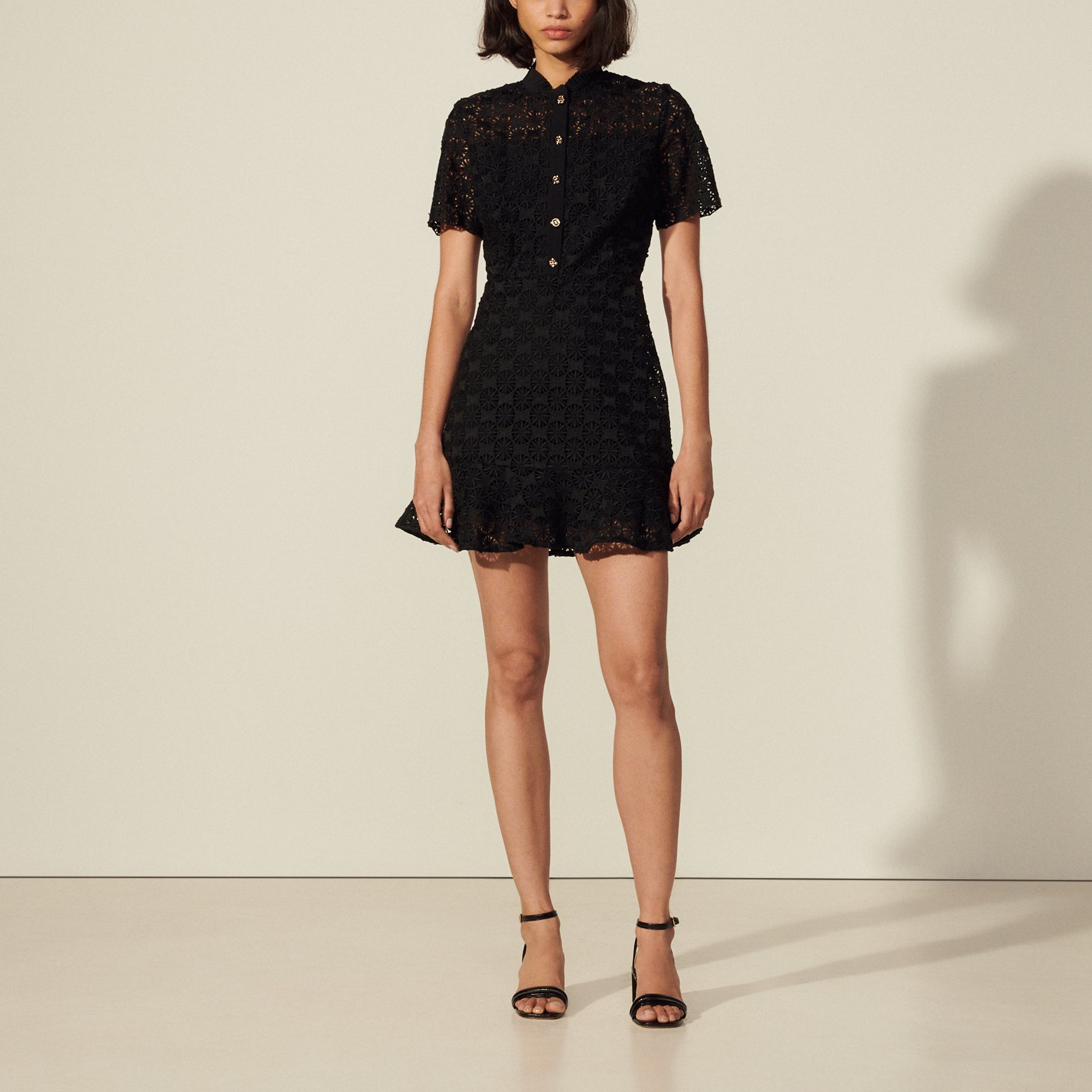 Robe manches courtes en dentelle Sandro seconde main