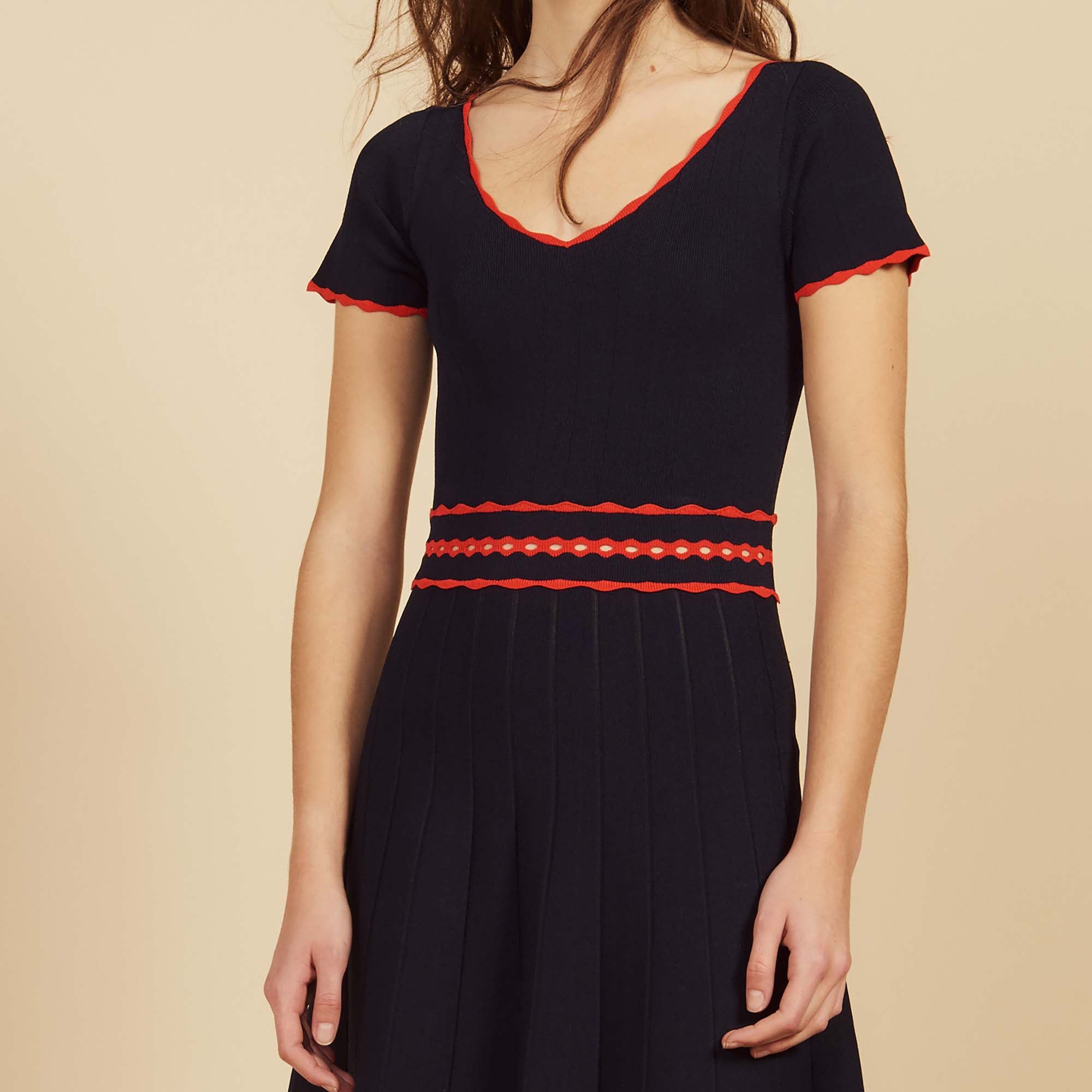 Robe en maille courte plissée Sandro seconde main