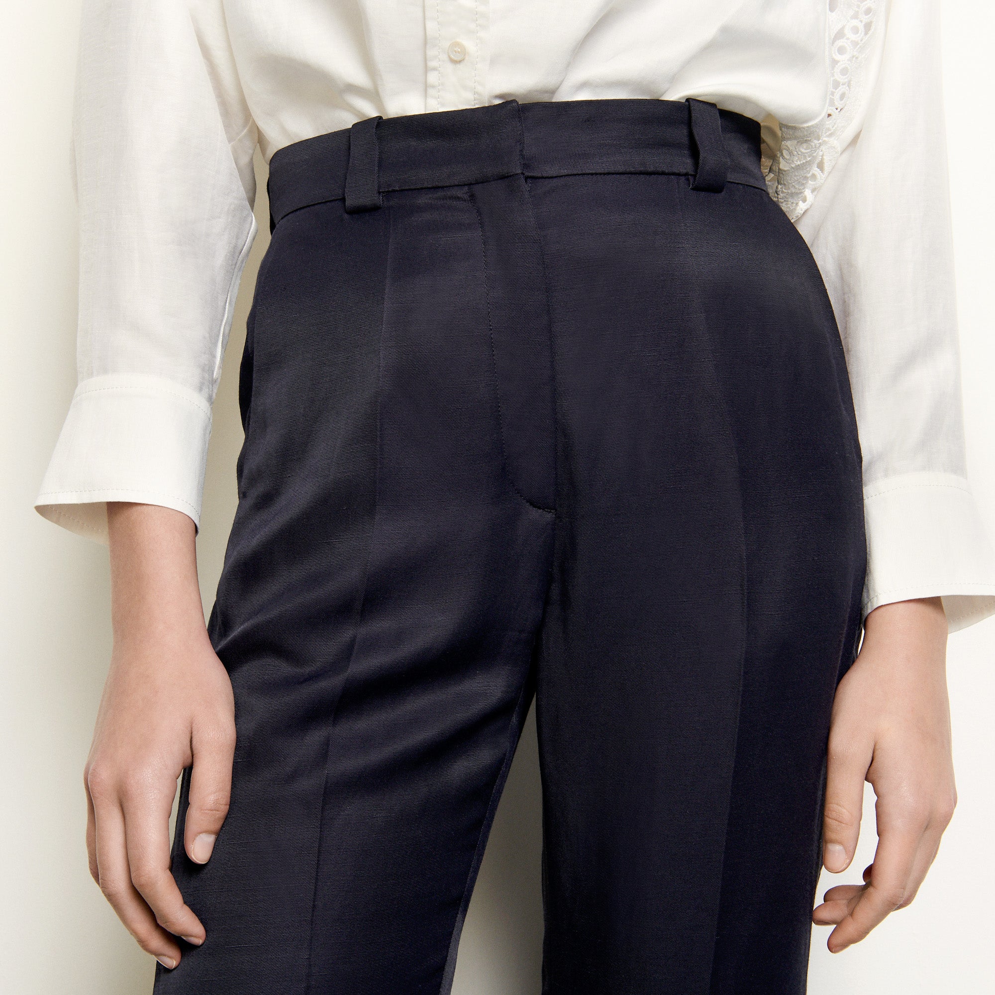 Pantalon droit à plis marqués Sandro seconde main