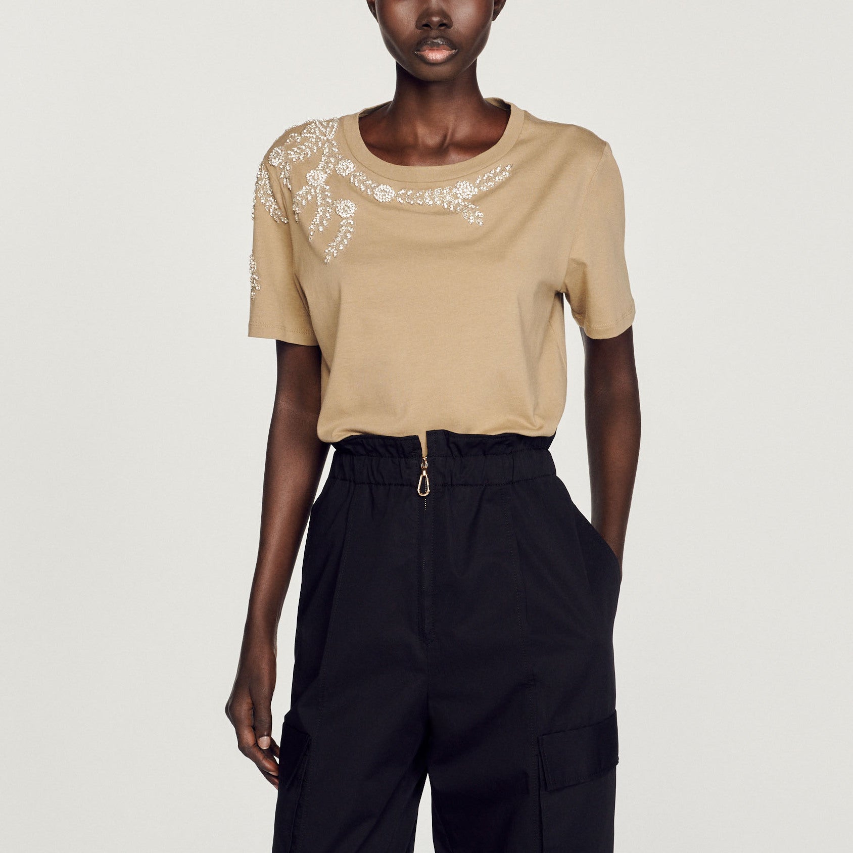 T-shirt orné de broderies et strass Sandro seconde main