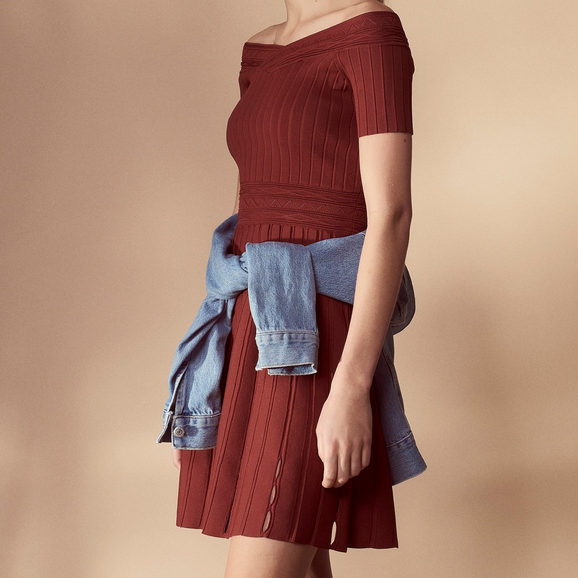 Robe en Maille avec jeux de coutures Sandro seconde main