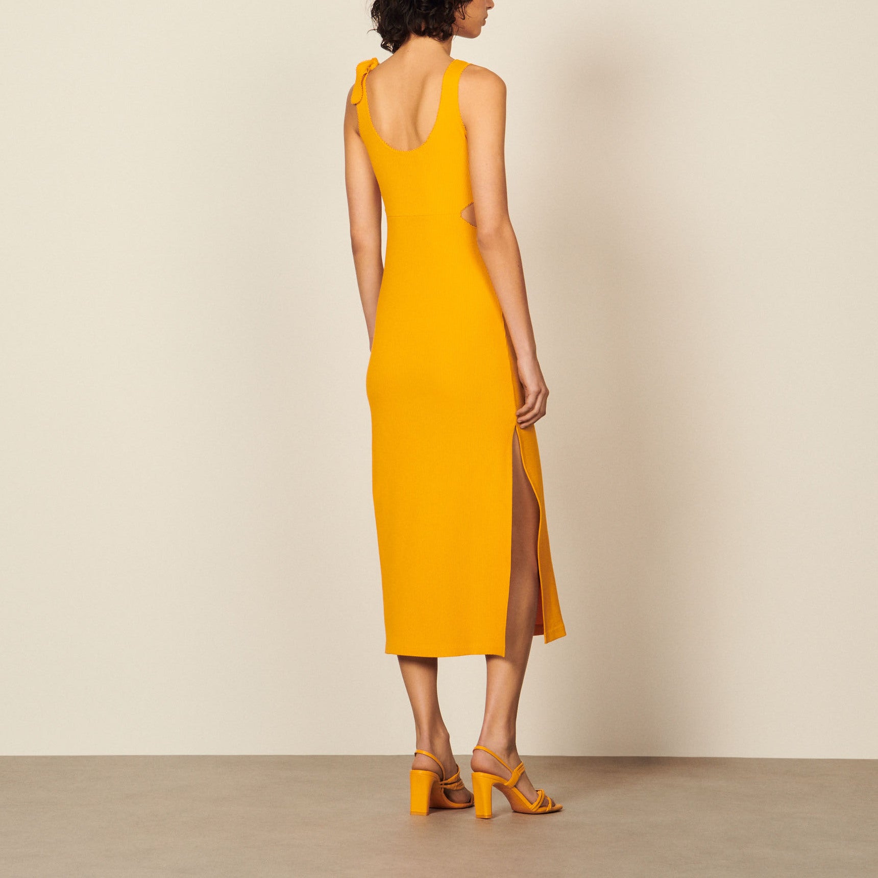 Robe midi ajourée sur les cotés Sandro seconde main