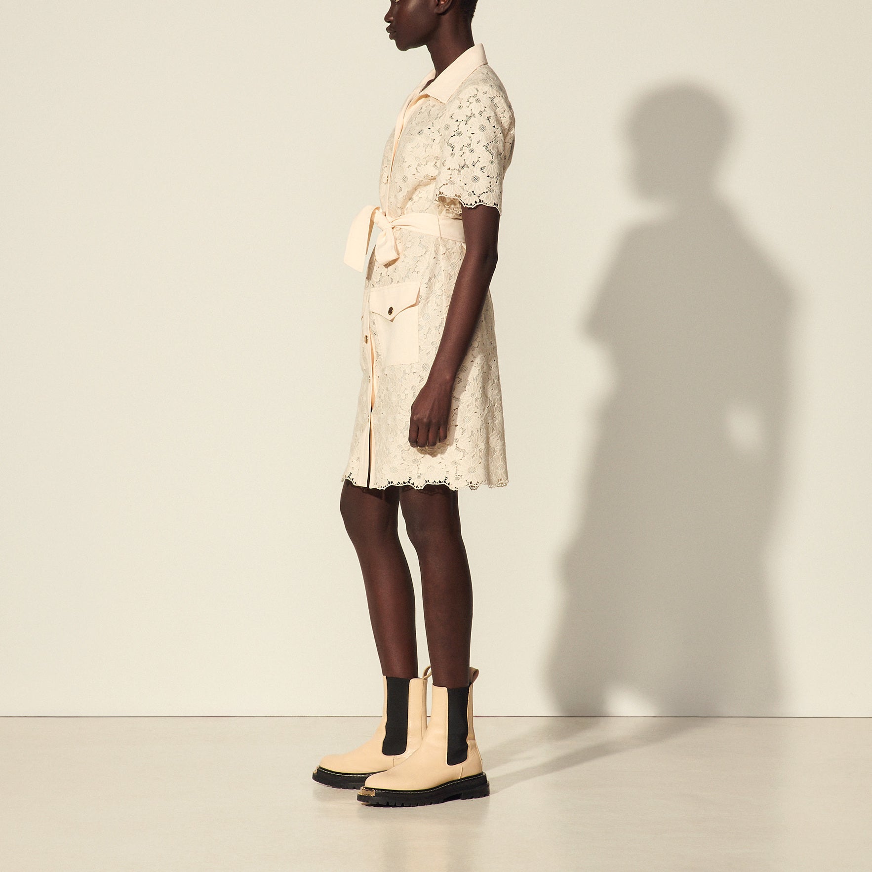 Robe courte en guipure Sandro seconde main