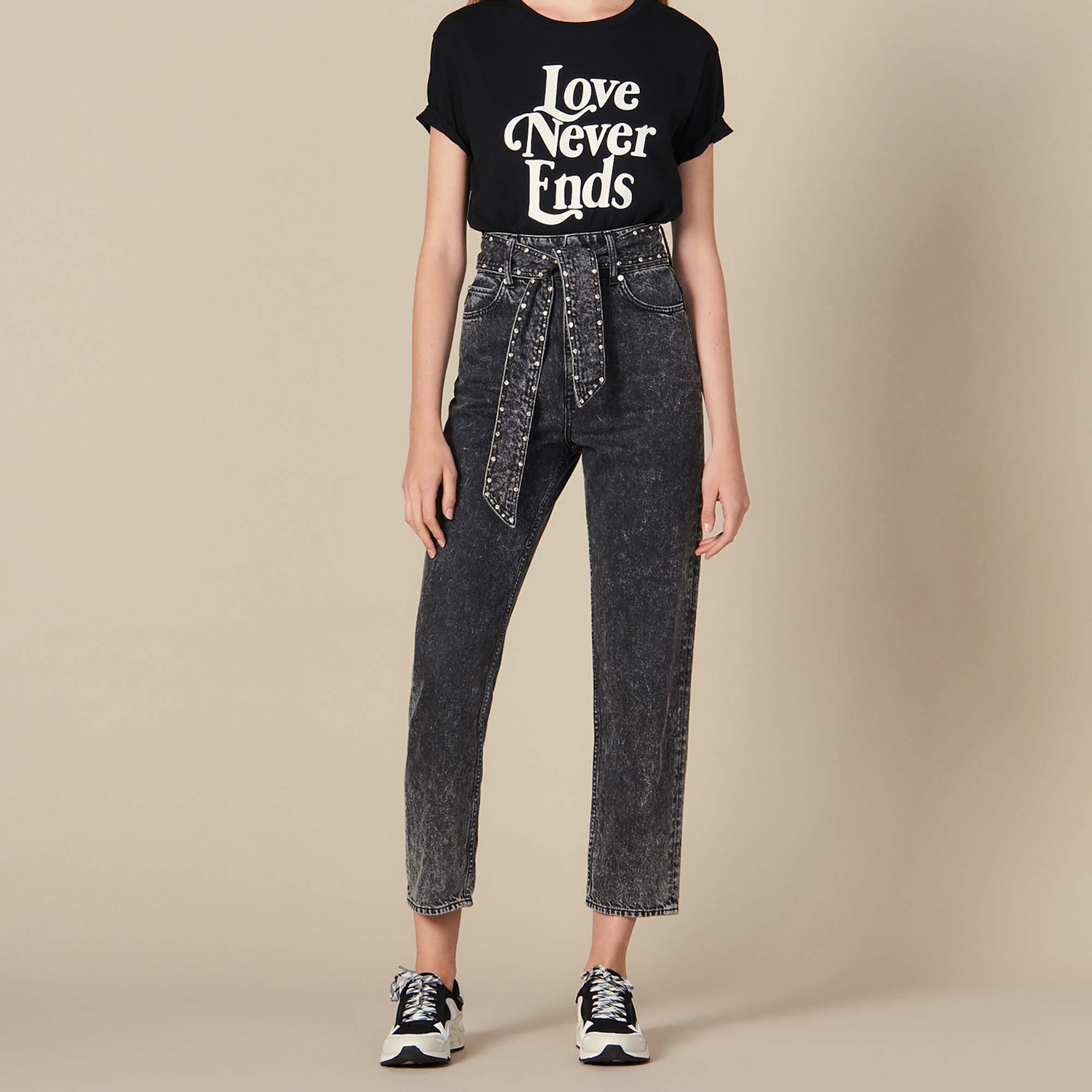 Jean neige avec ceinture ornée de studs Sandro seconde main