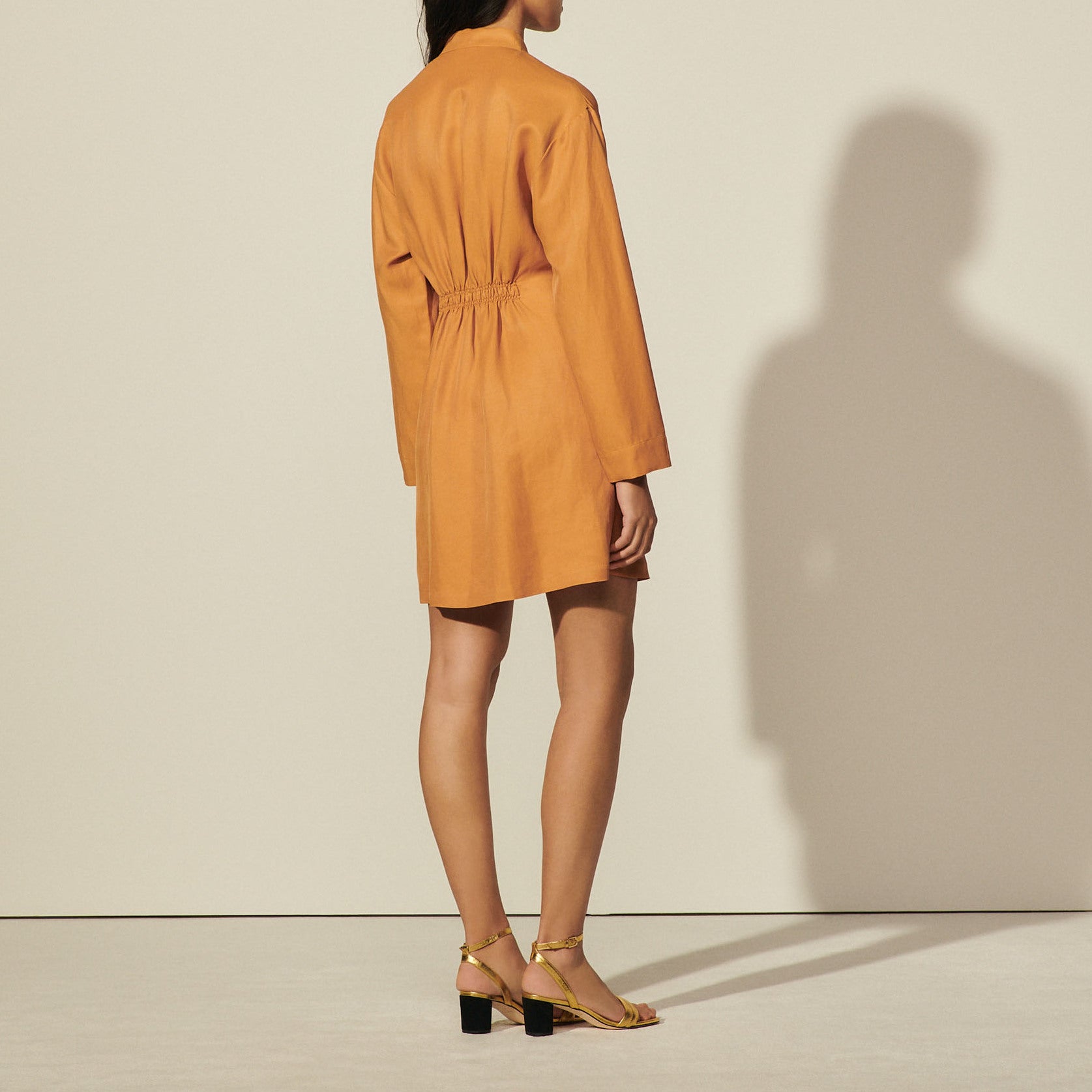 Robe courte à l'encolure fantaisie Sandro seconde main