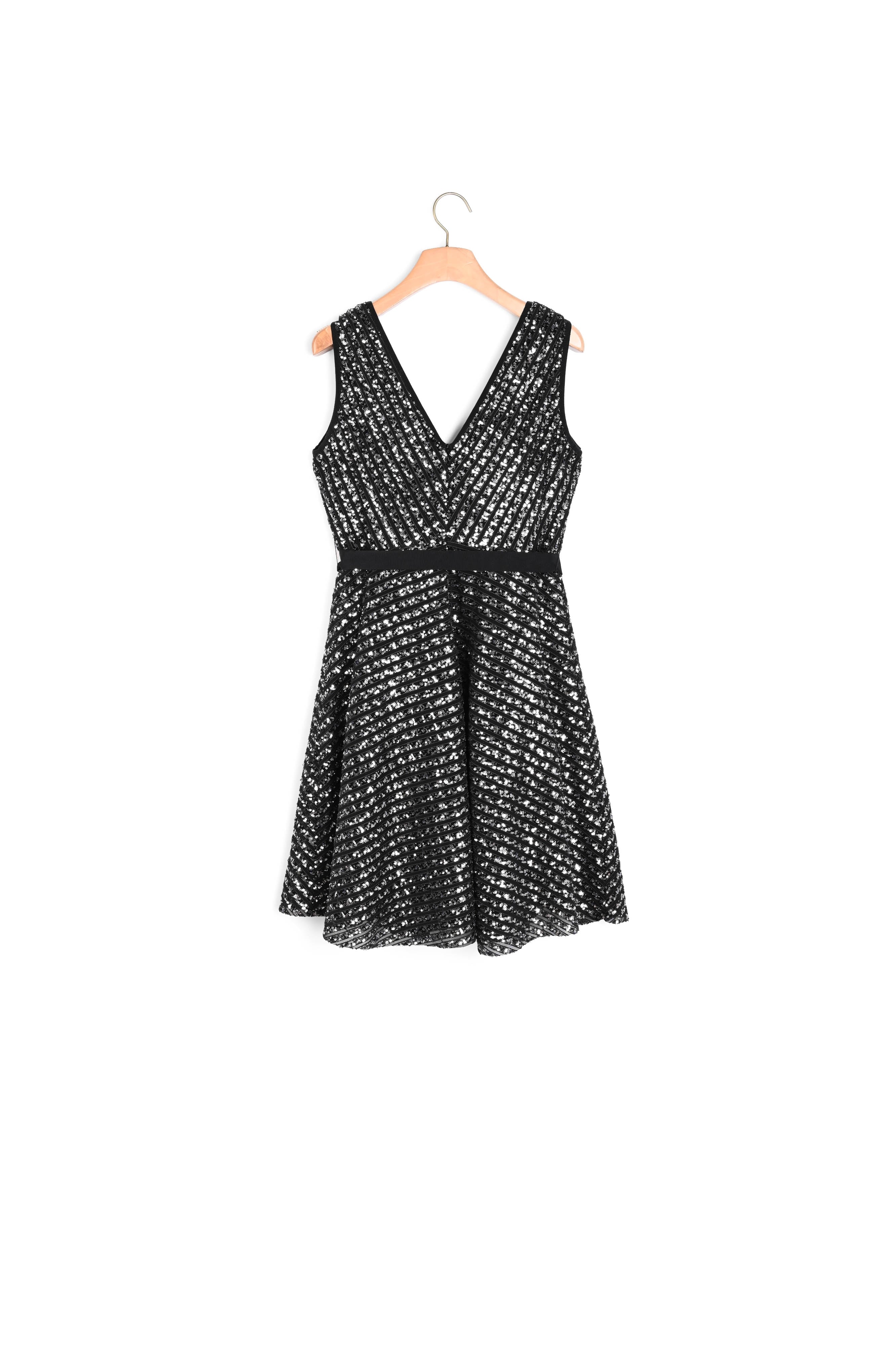 Robe rebrodée de sequins ceinture nœud Sandro seconde main