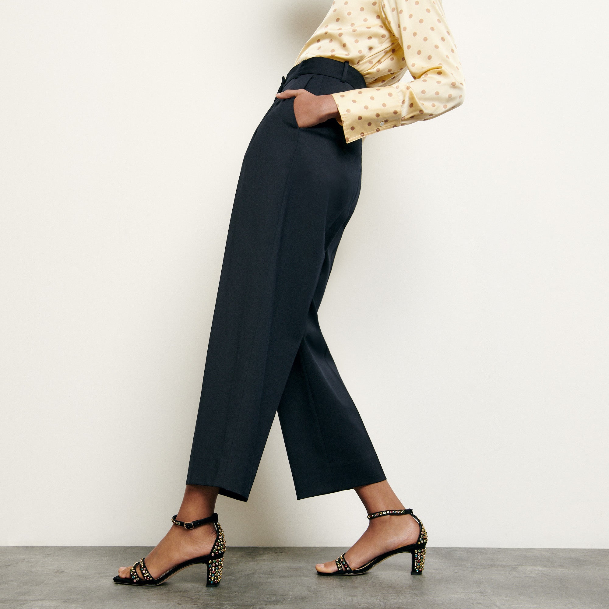 Pantalon de tailleur en laine Sandro seconde main