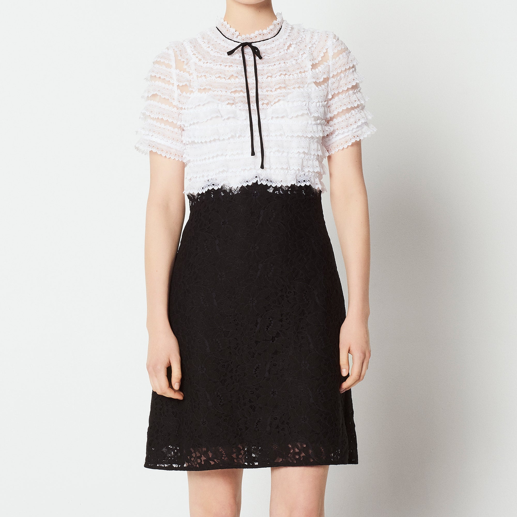 Robe en dentelle bicolore Sandro seconde main