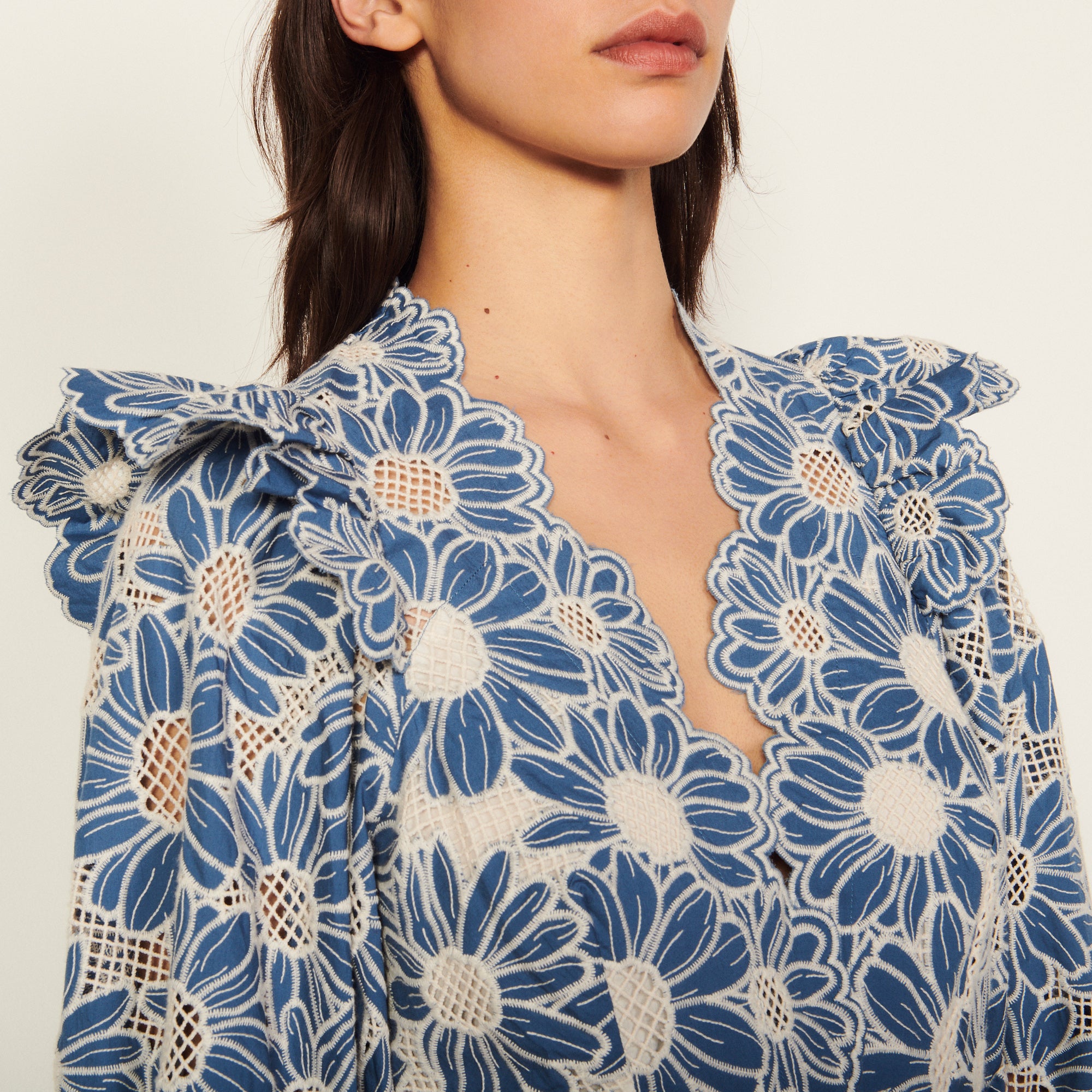 Robe courte au tissu brodé Sandro seconde main