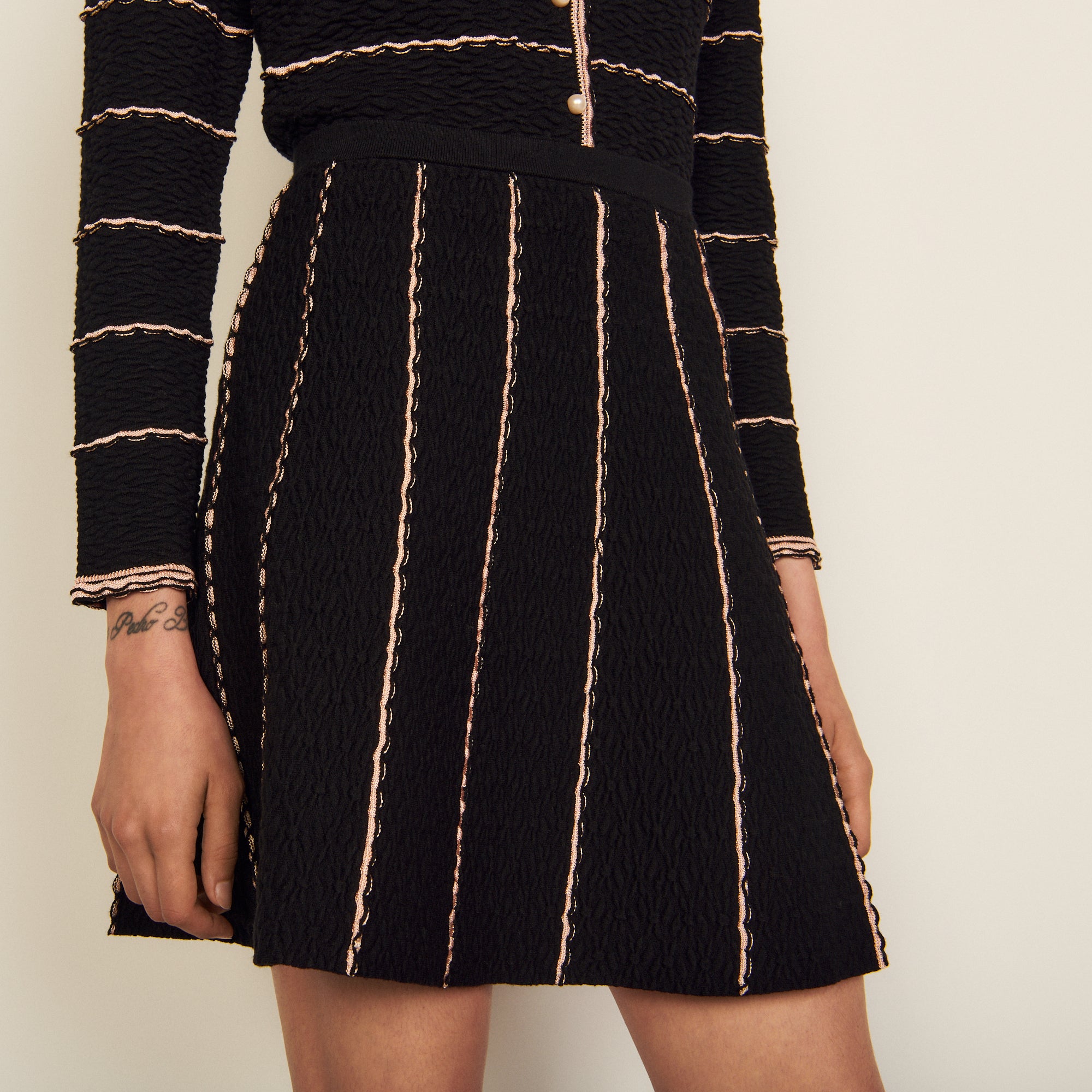 Jupe courte trapèze en Maille Sandro seconde main