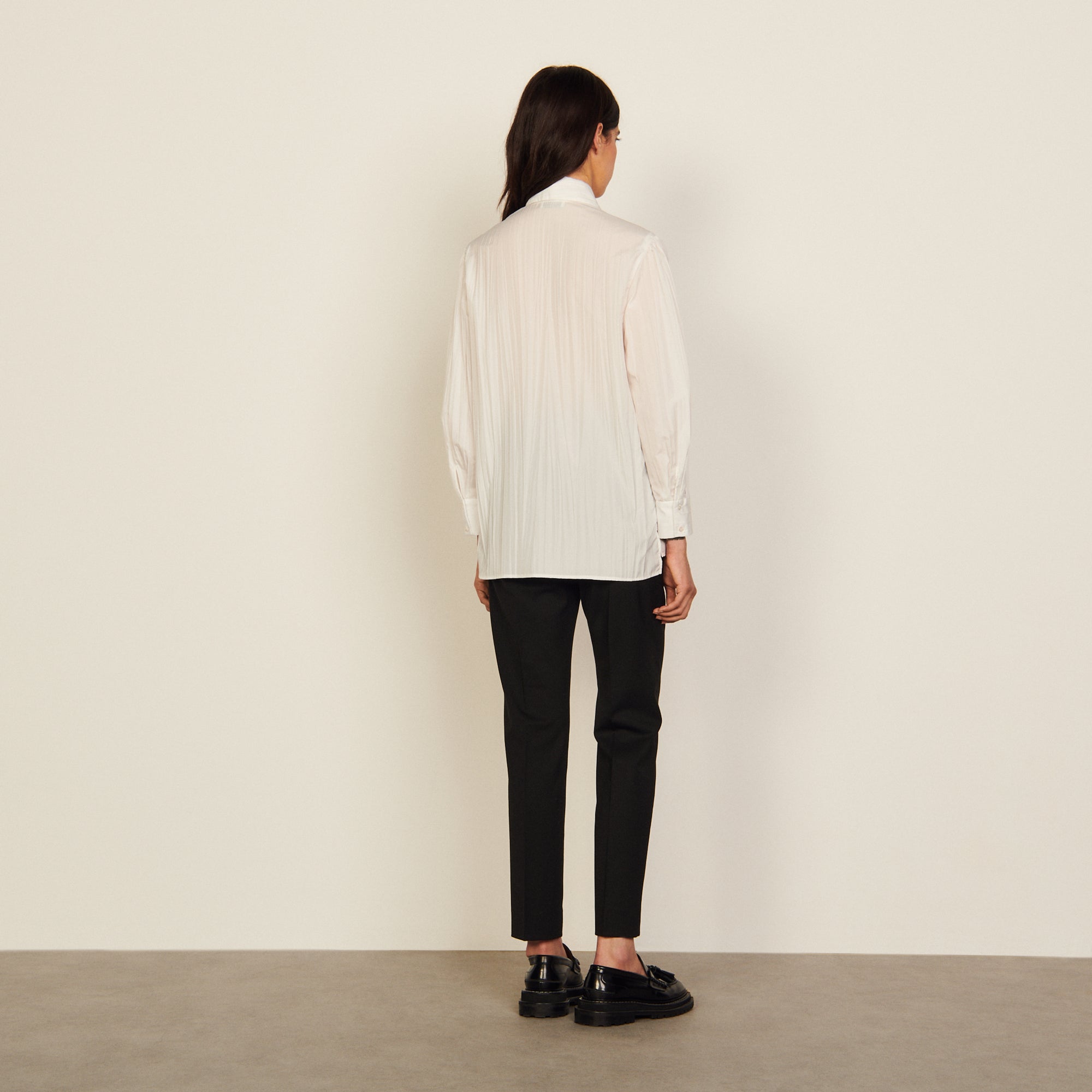 Chemise avec col lavallière Sandro seconde main