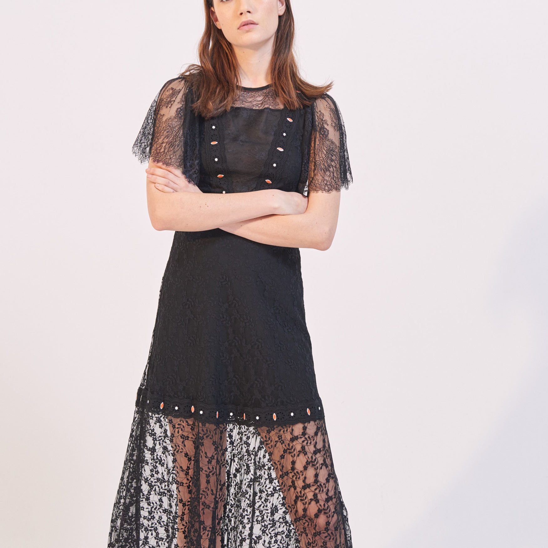 Robe en dentelle & pierres collées Sandro seconde main