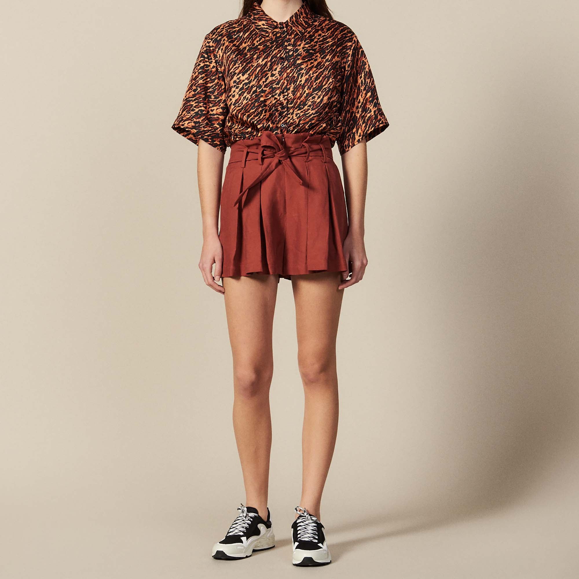 Short à plis avec ceinture à nouer Sandro seconde main