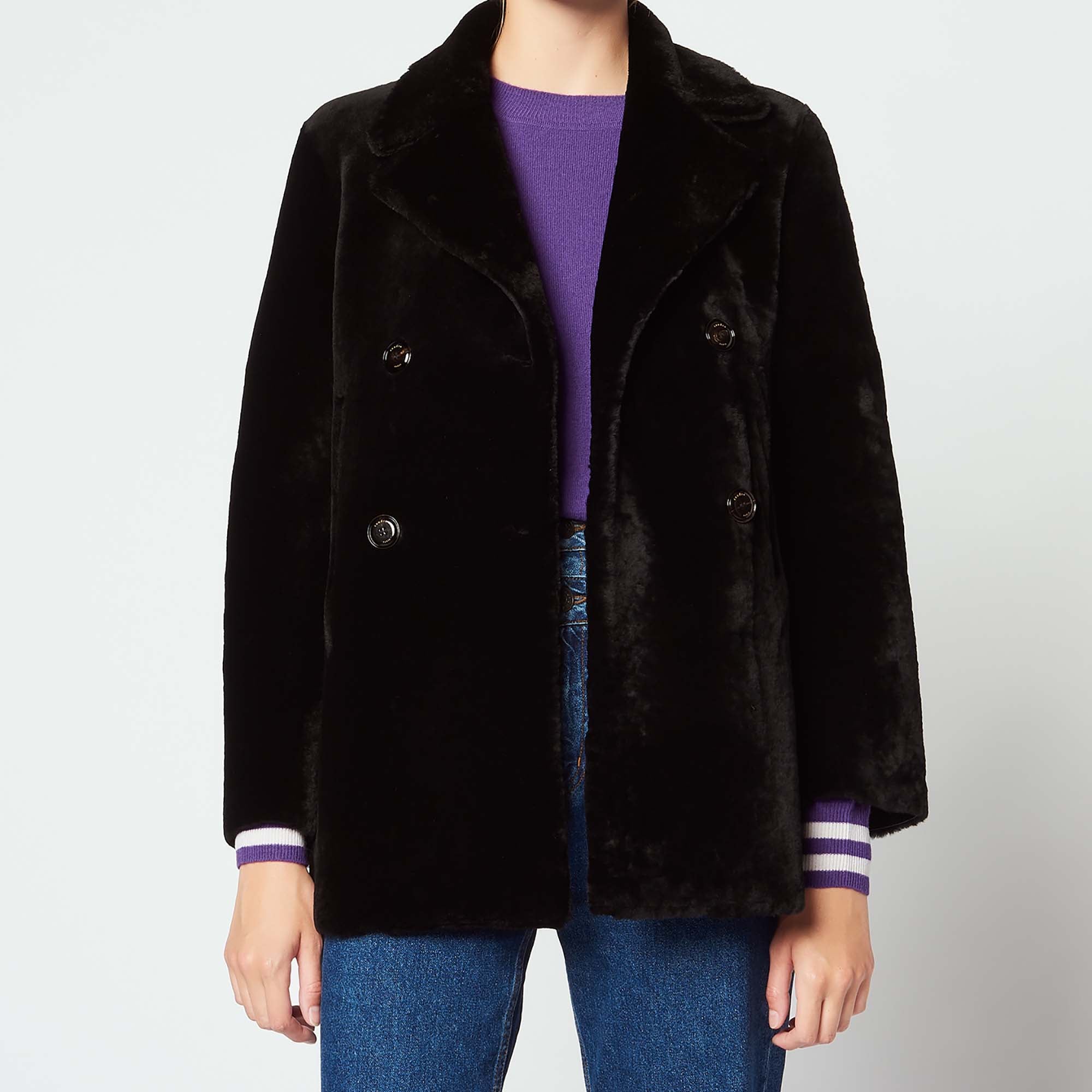 Manteau court en peau lainée Sandro seconde main