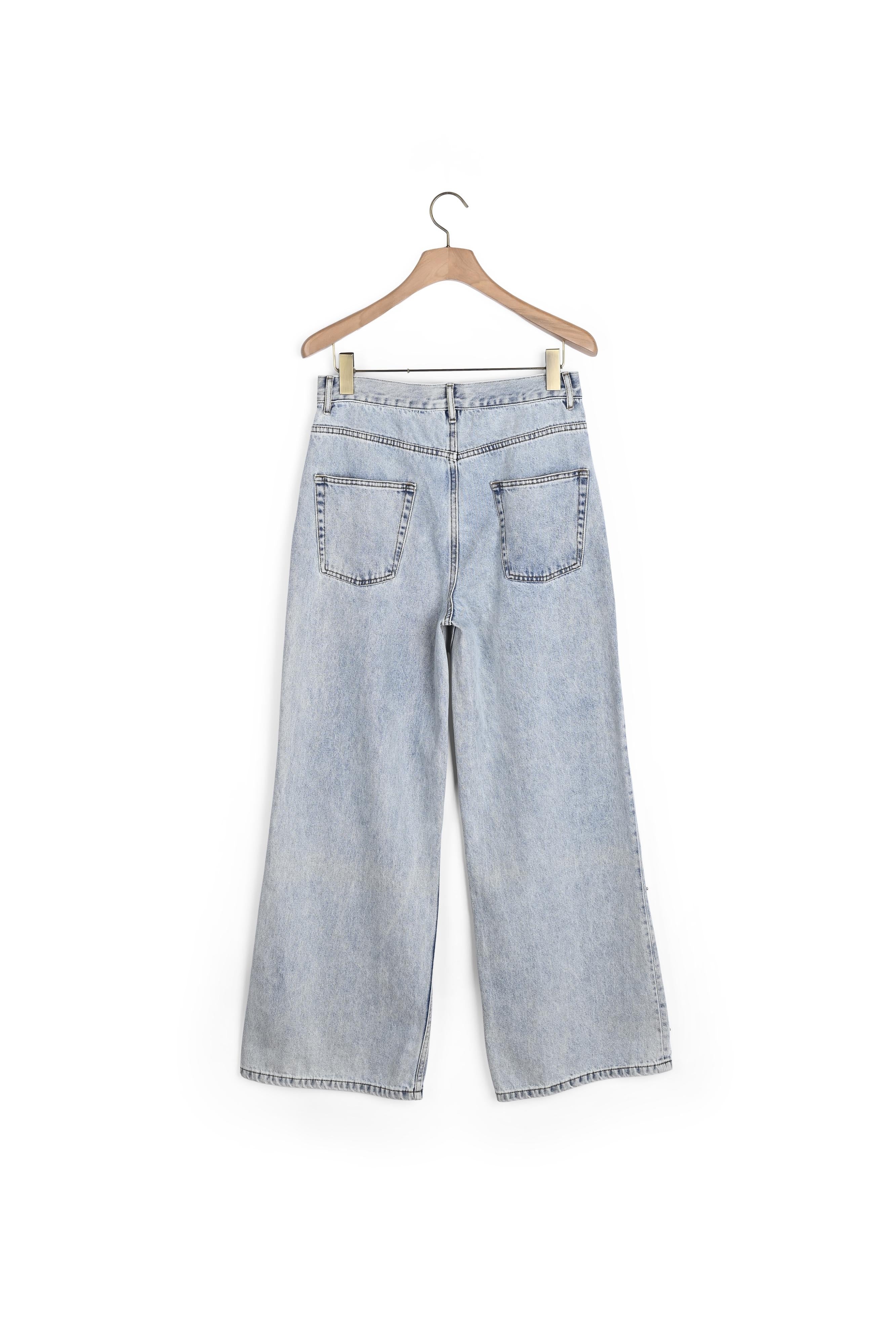 Jean orné de strass Sandro seconde main