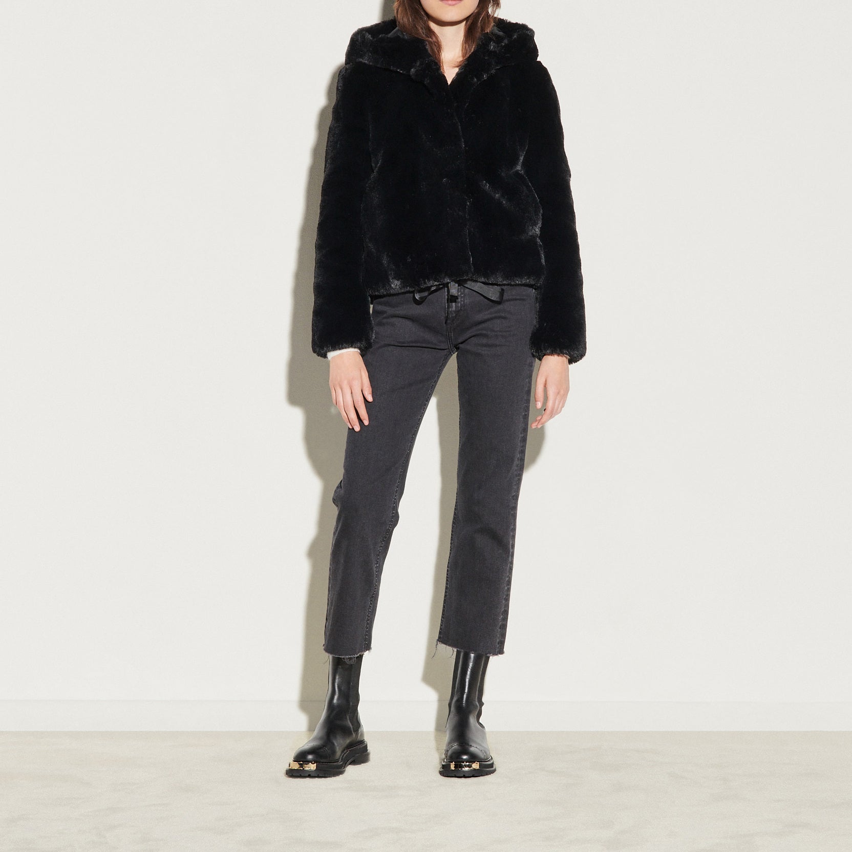 Veste à capuche en fausse fourrure Sandro seconde main