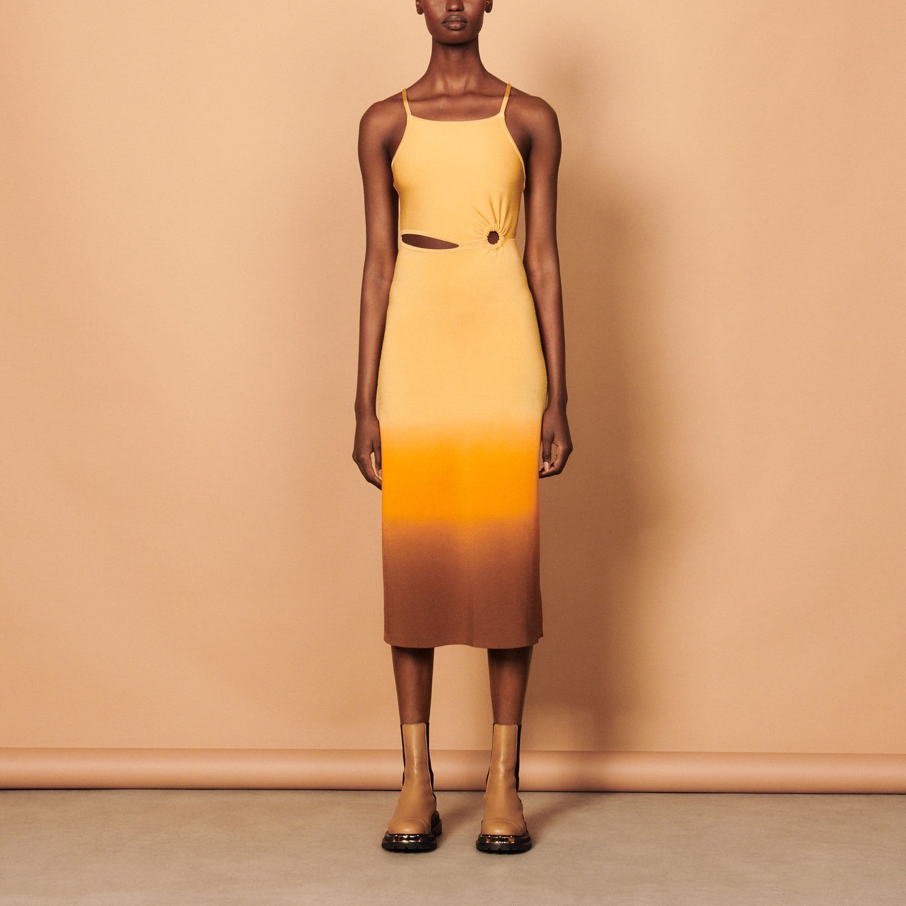 Robe midi ajourée sur les cotés Sandro seconde main