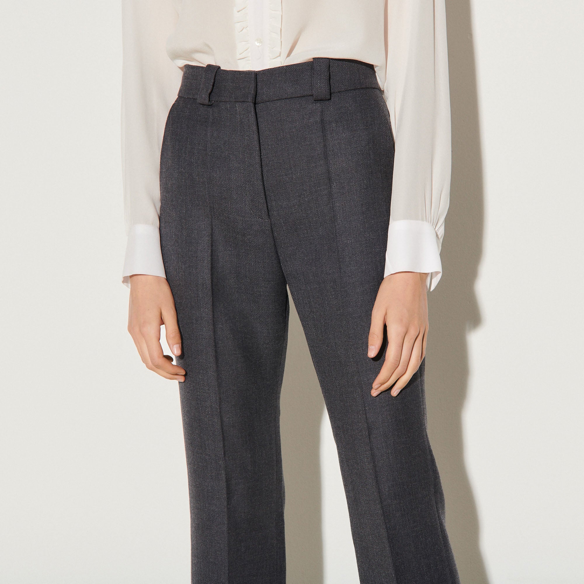 Pantalon coupe droite Sandro seconde main