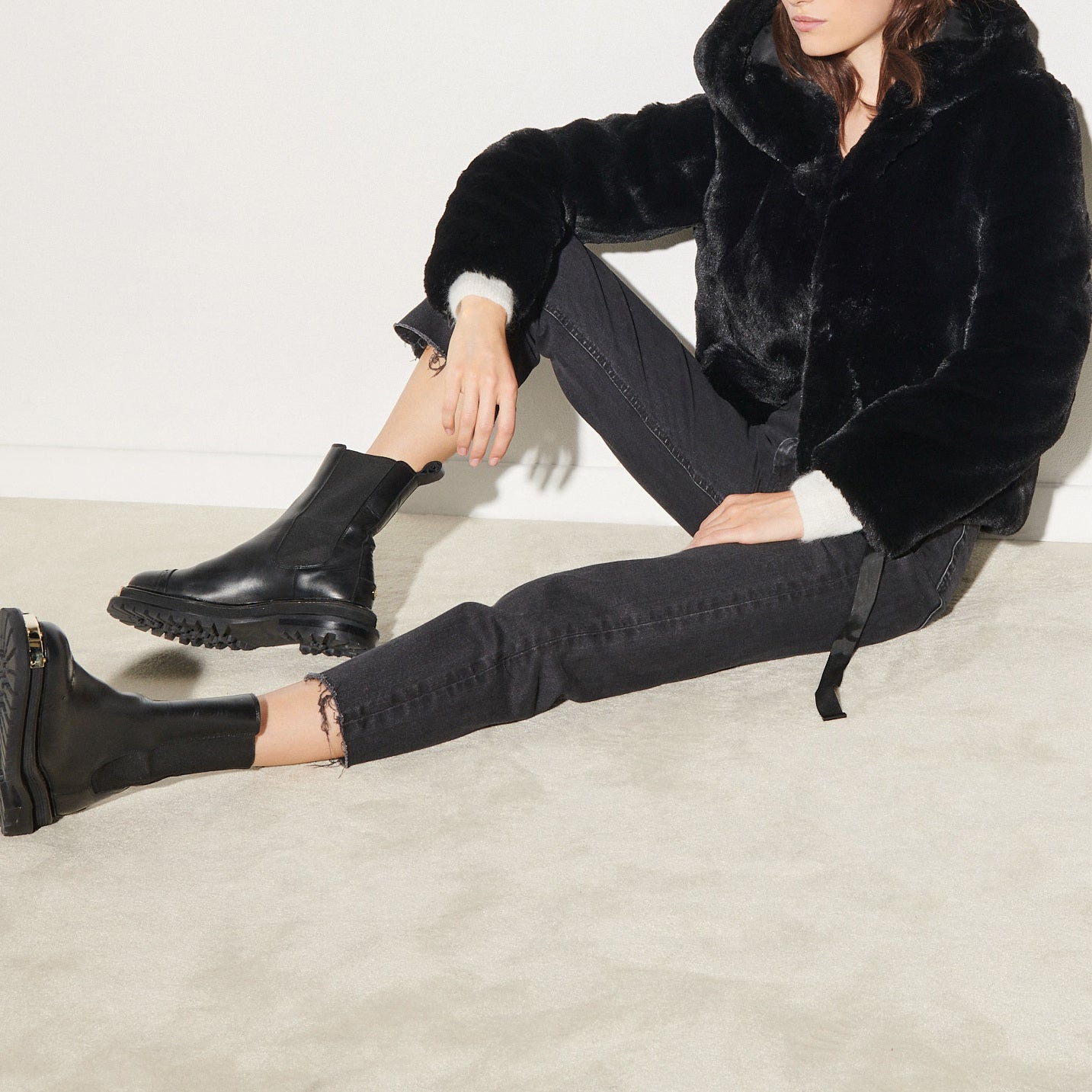 Veste à capuche en fausse fourrure Sandro seconde main