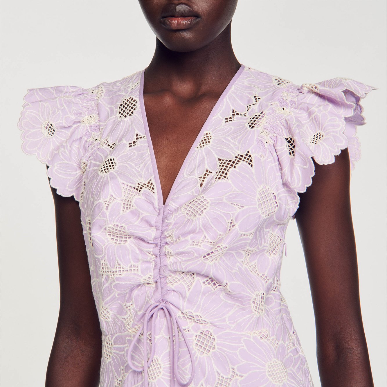 Robe courte en guipure marguerites Sandro seconde main