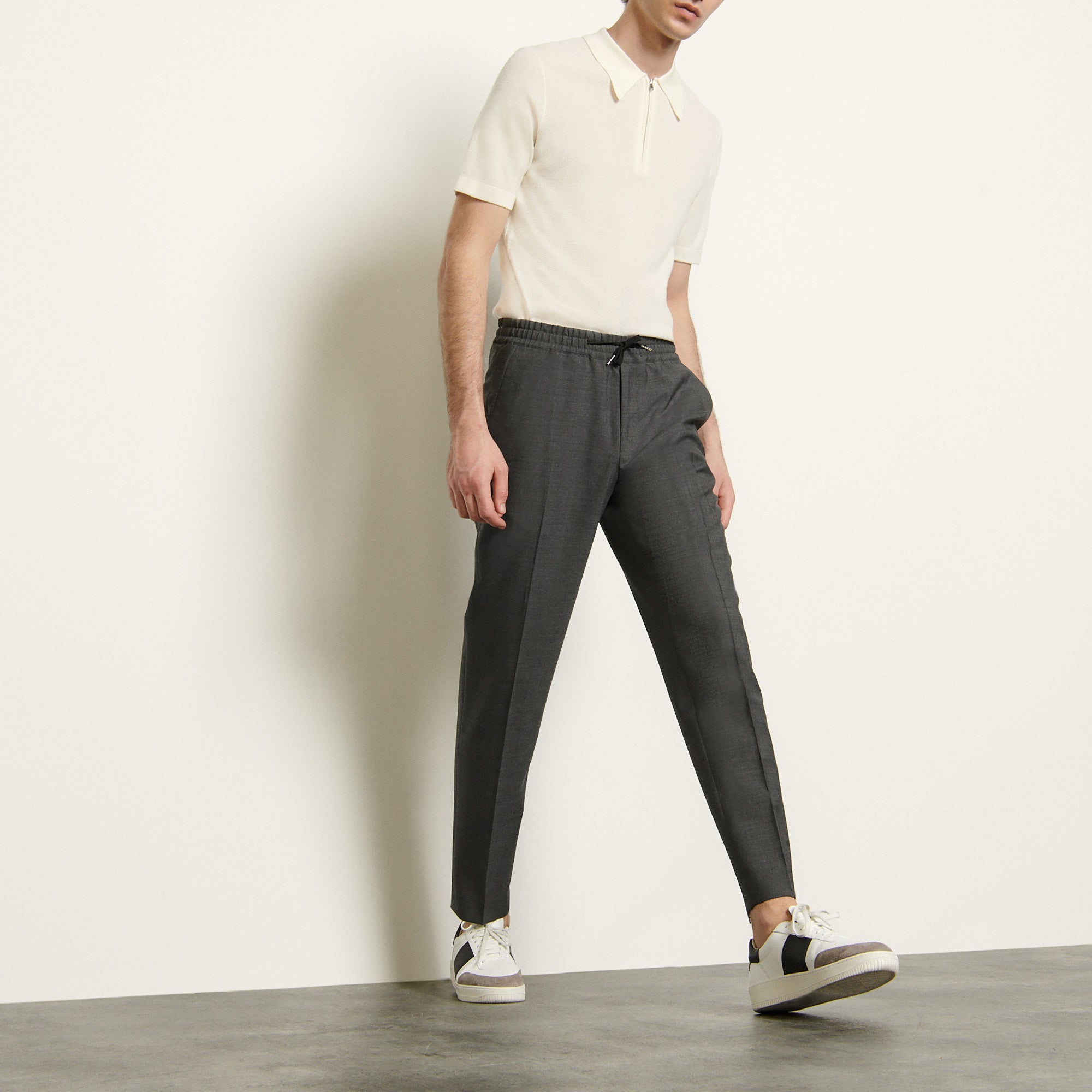 Pantalon en laine à taille élastiquée Sandro seconde main