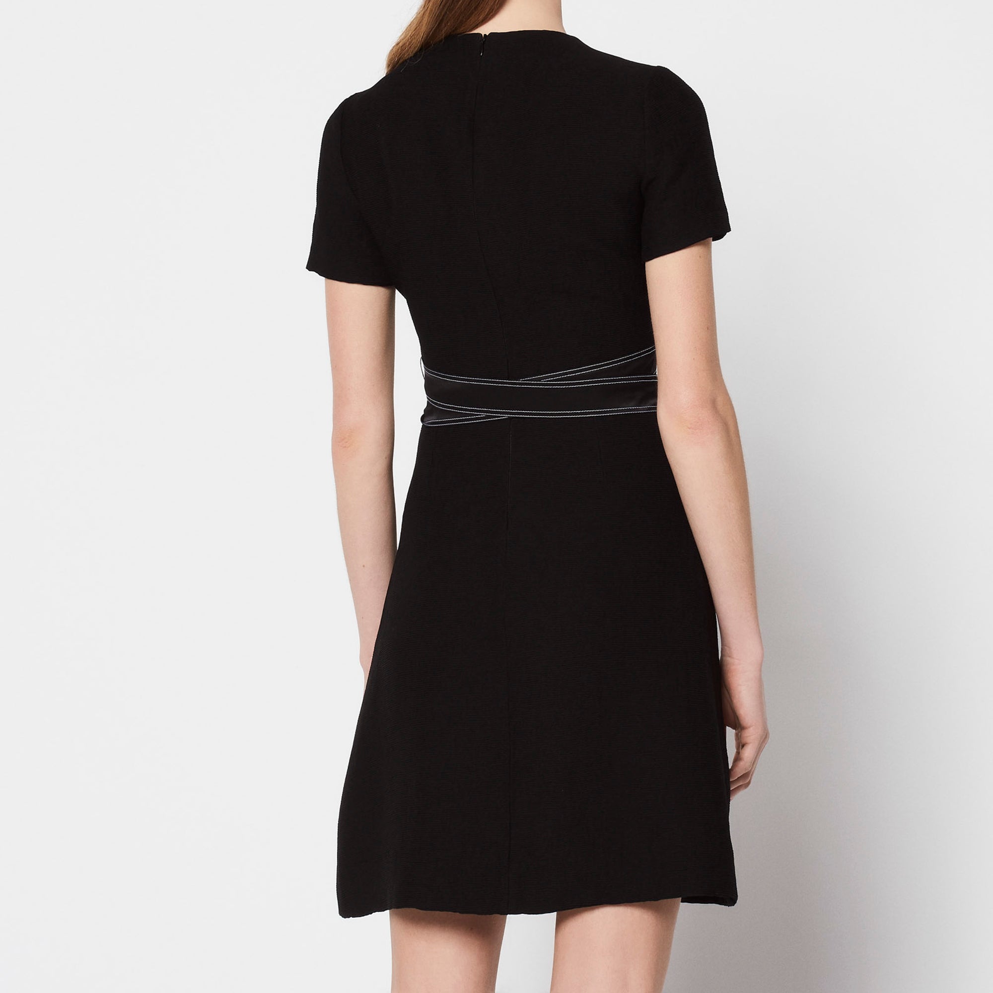 Robe avec détails satinés Sandro seconde main