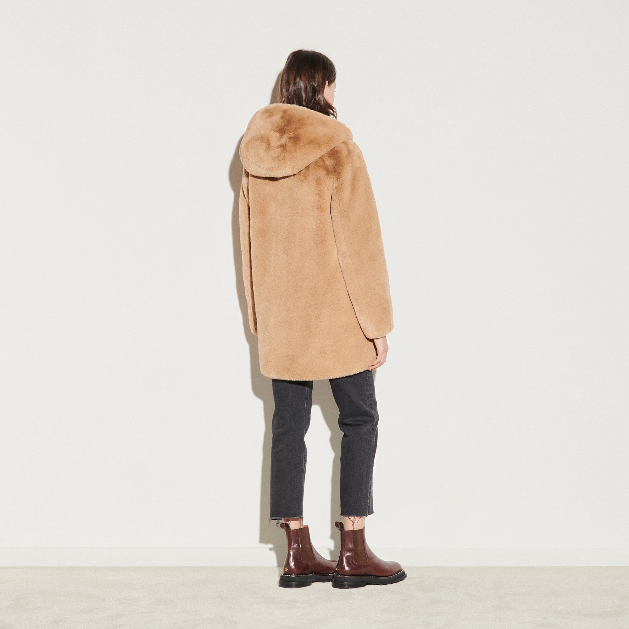 Manteau en fausse fourrure Sandro seconde main