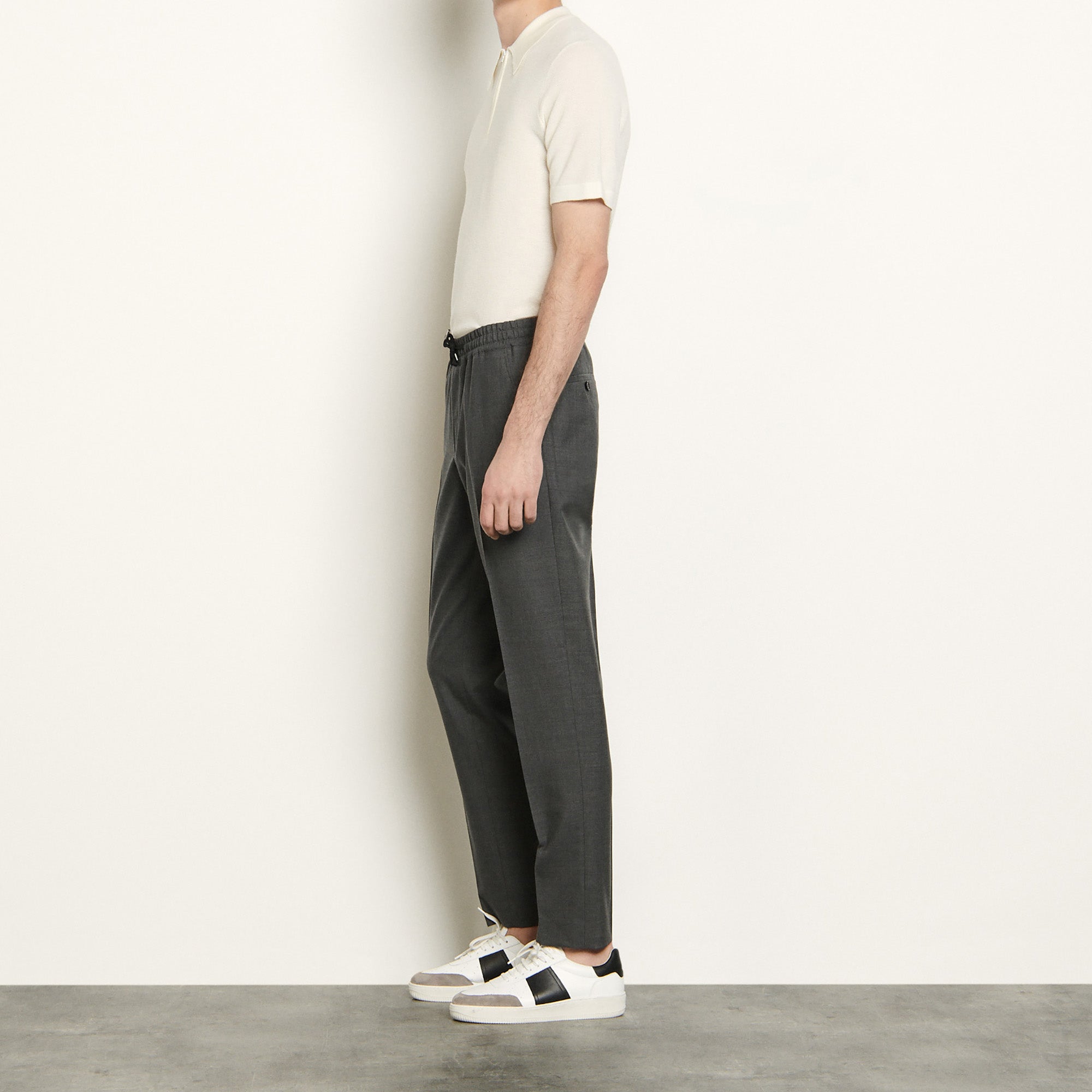 Pantalon en laine à taille élastiquée Sandro seconde main