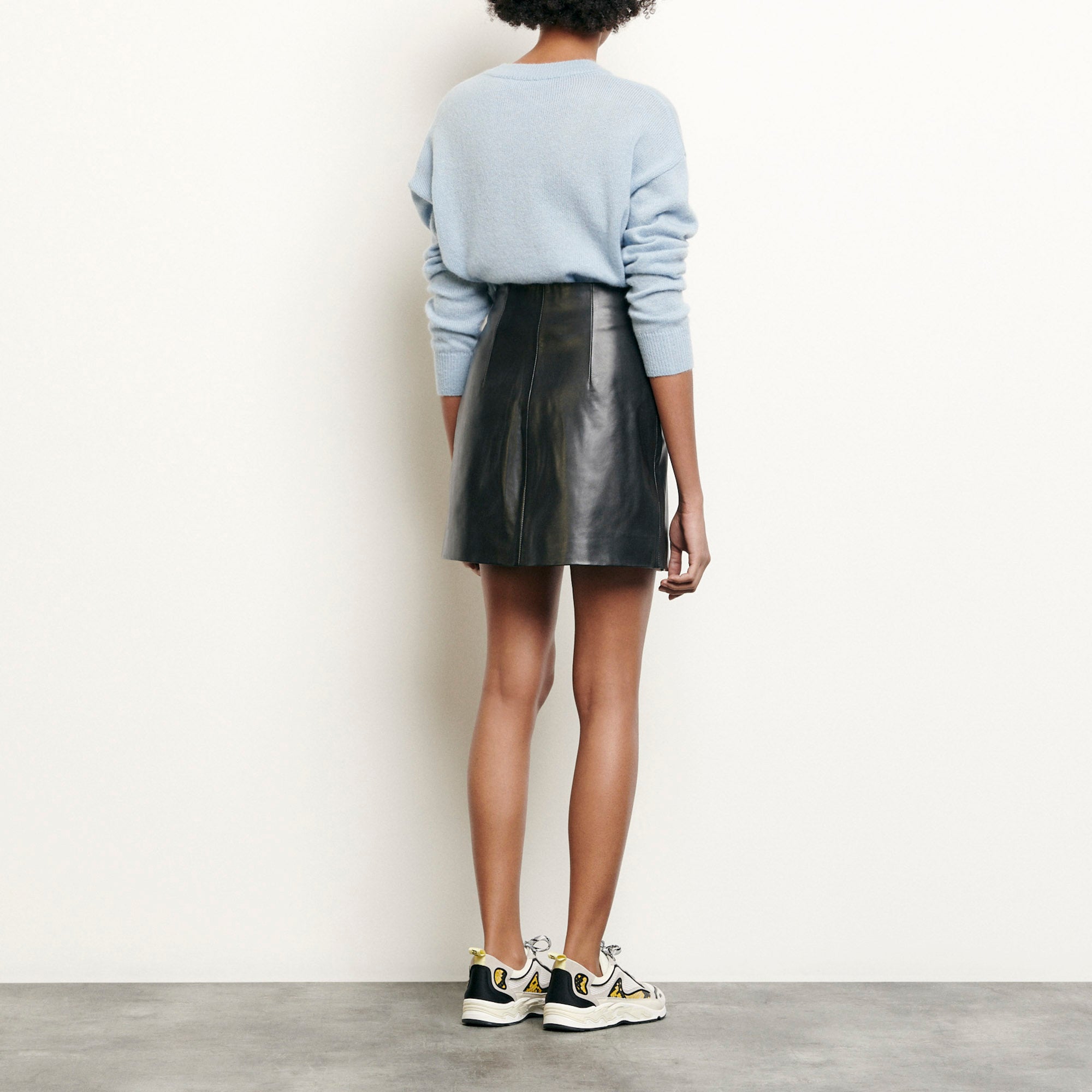 Jupe courte en cuir Sandro seconde main