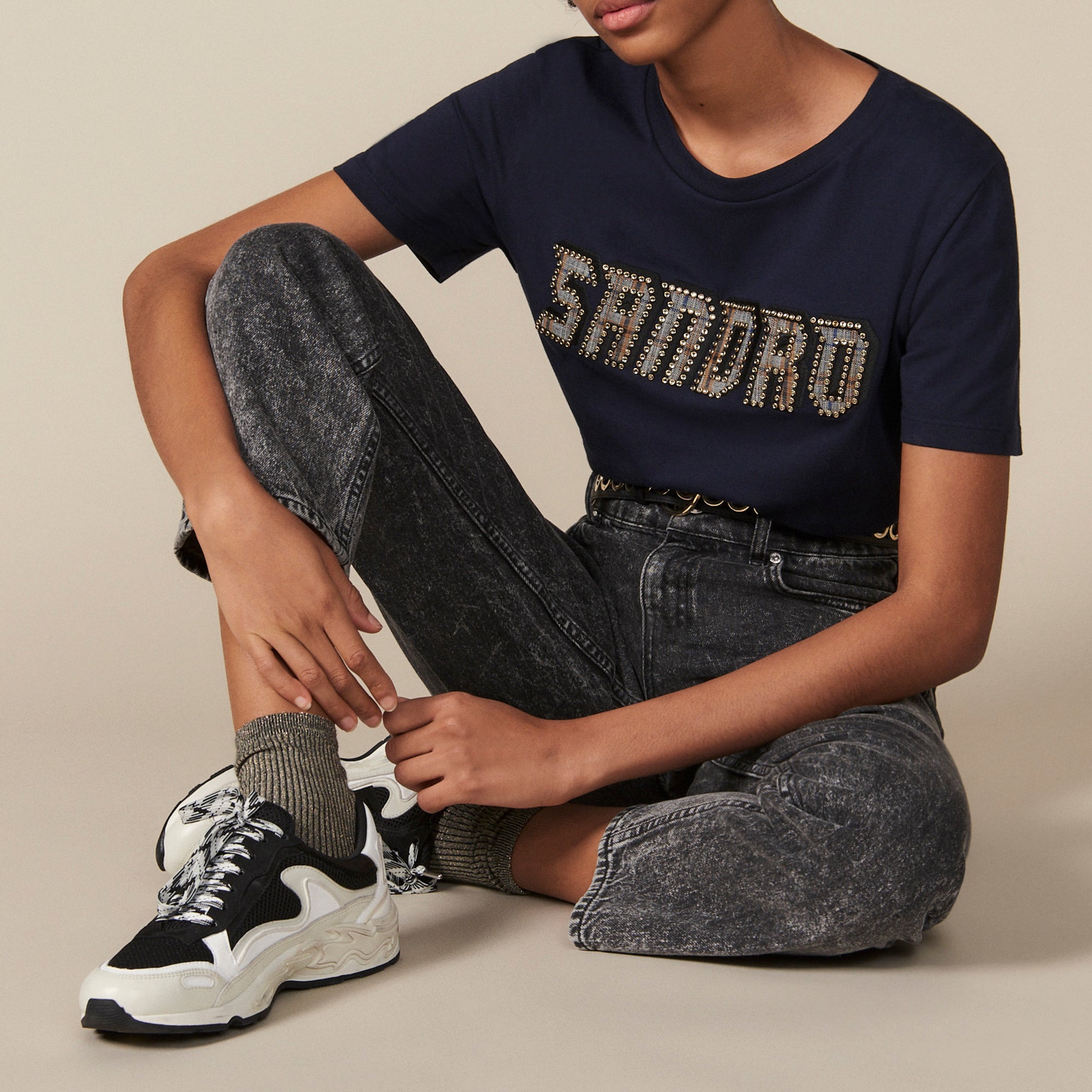 T-shirt à inscription bordée de studs Sandro seconde main