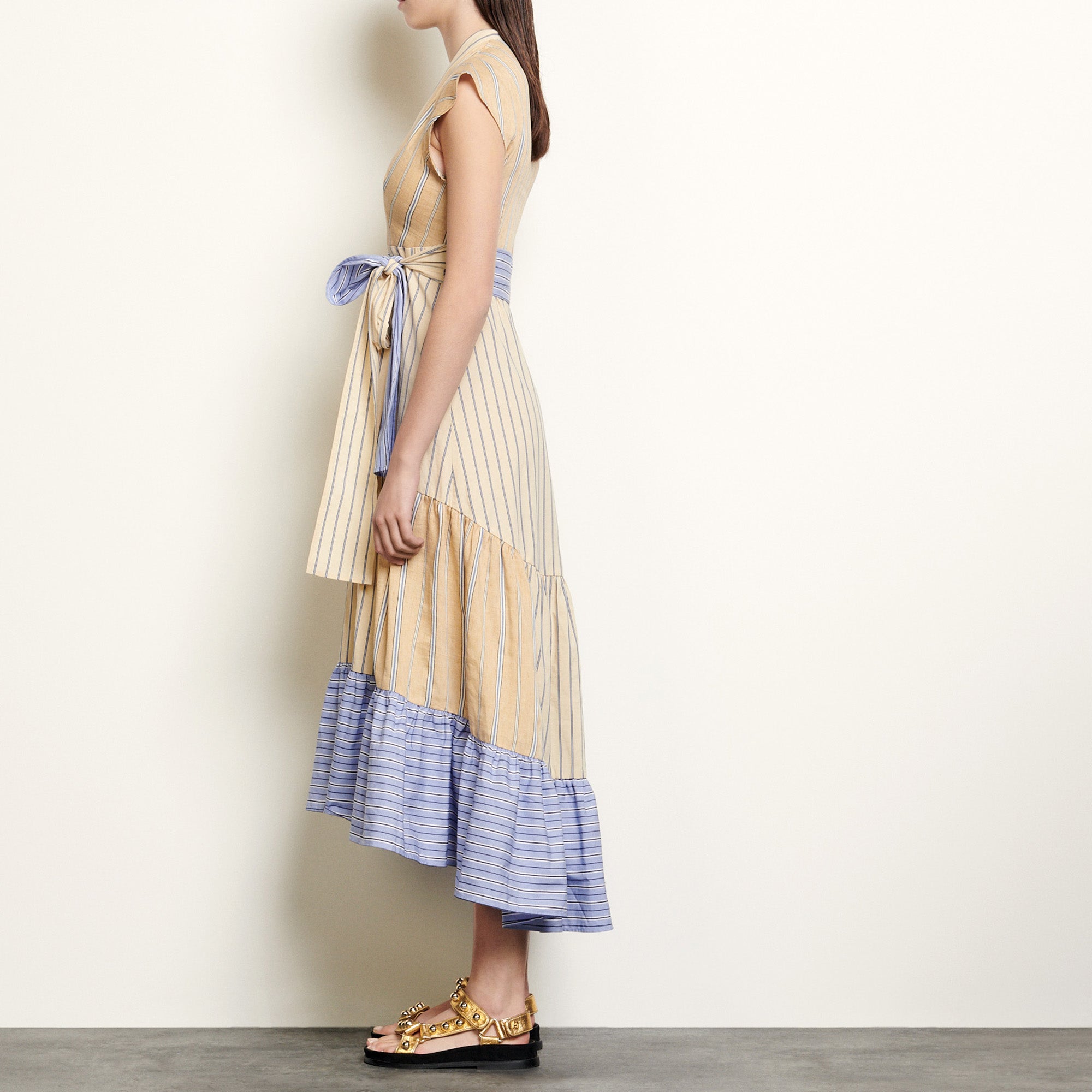 Robe longue asymétrique à rayures Sandro seconde main