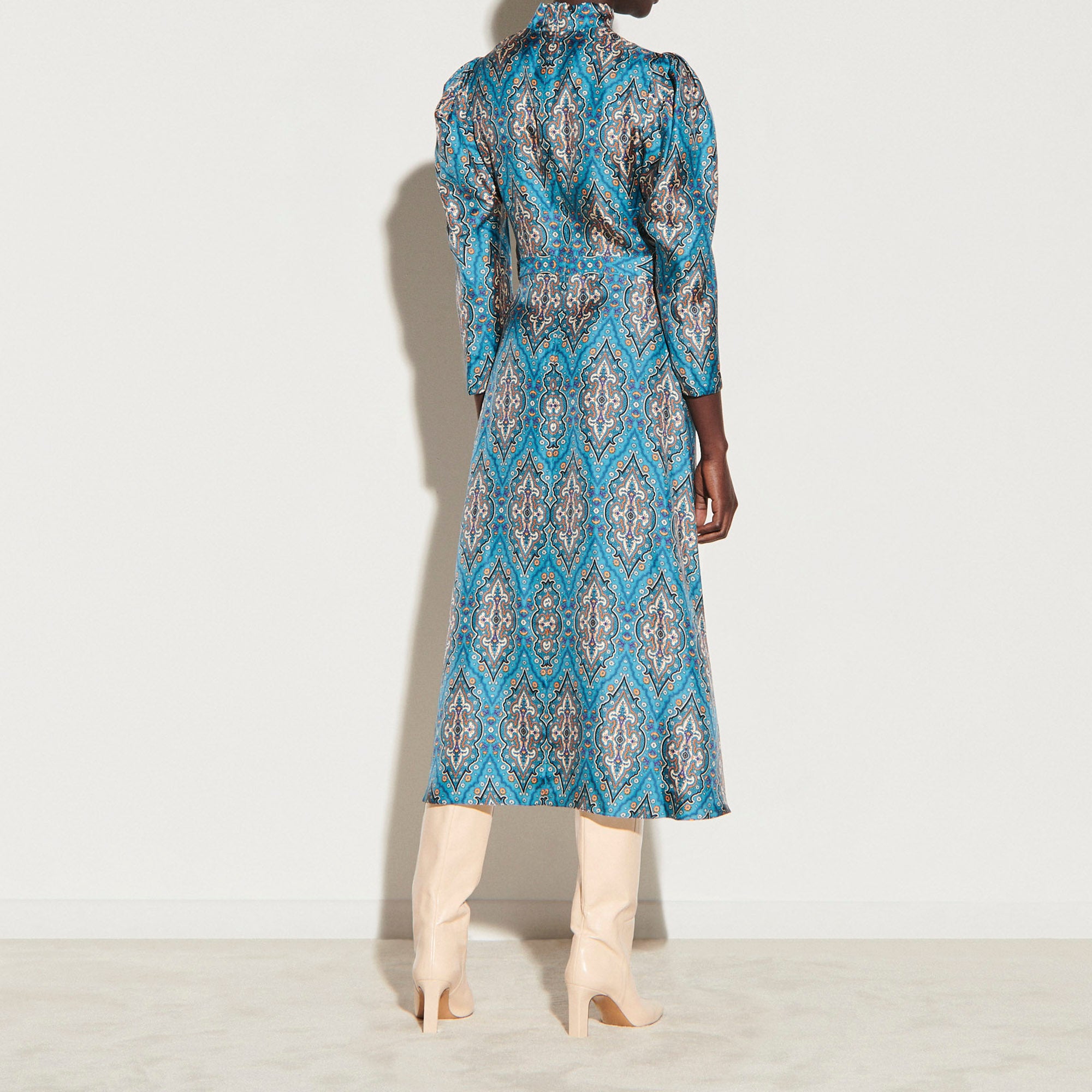 Robe en soie imprimée en all-over Sandro seconde main