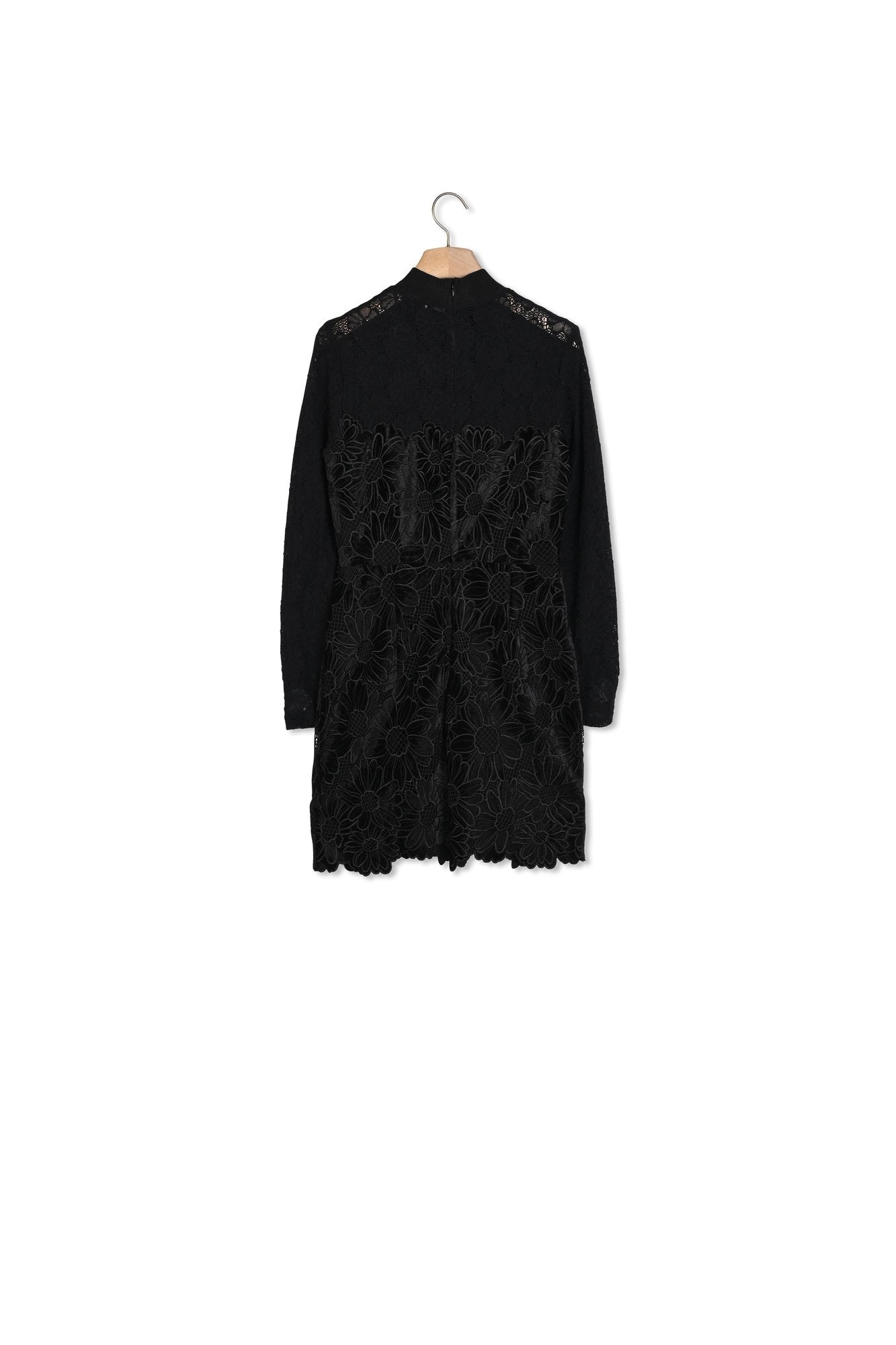 Robe en guipure marguerite Sandro seconde main