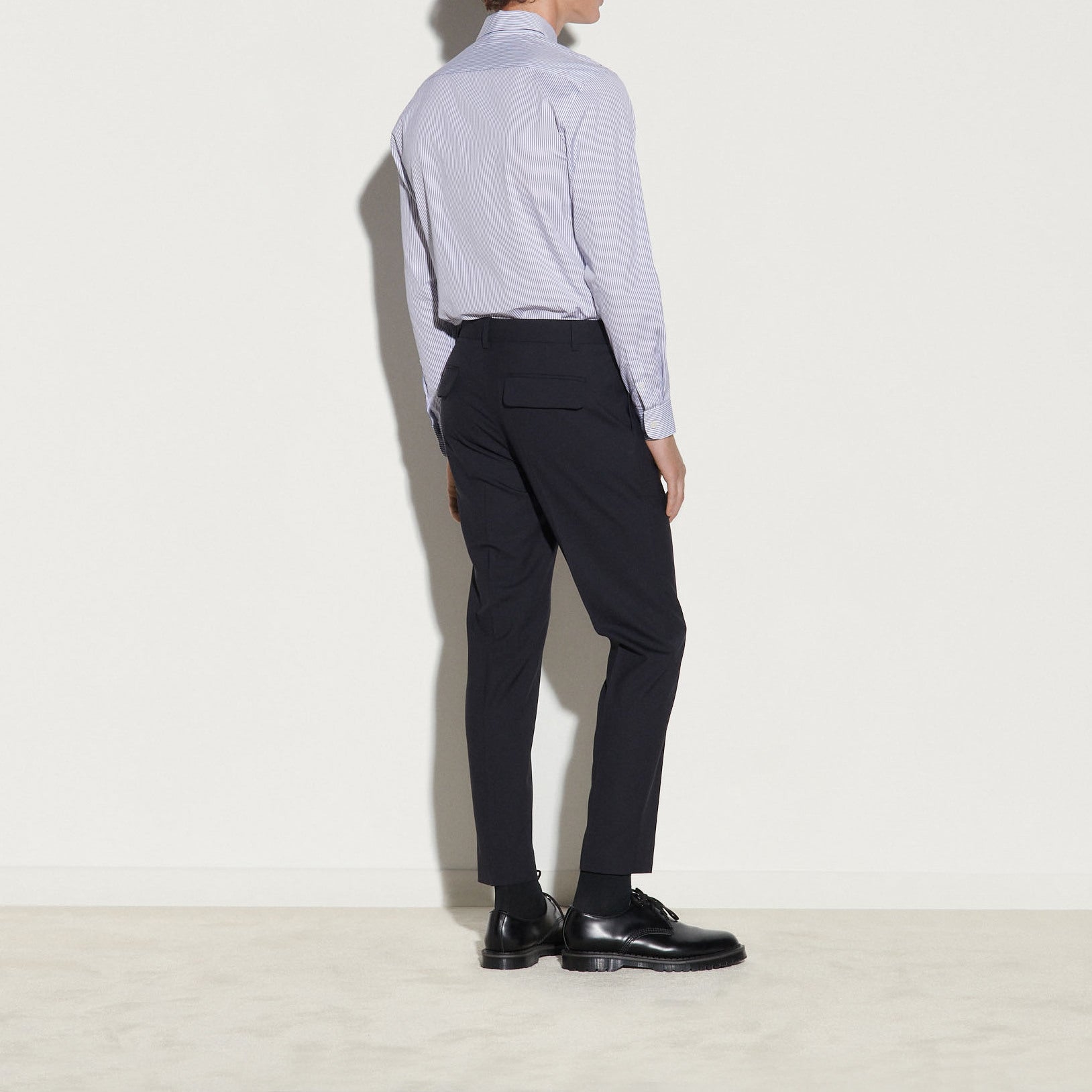 Pantalon en laine froide Sandro seconde main