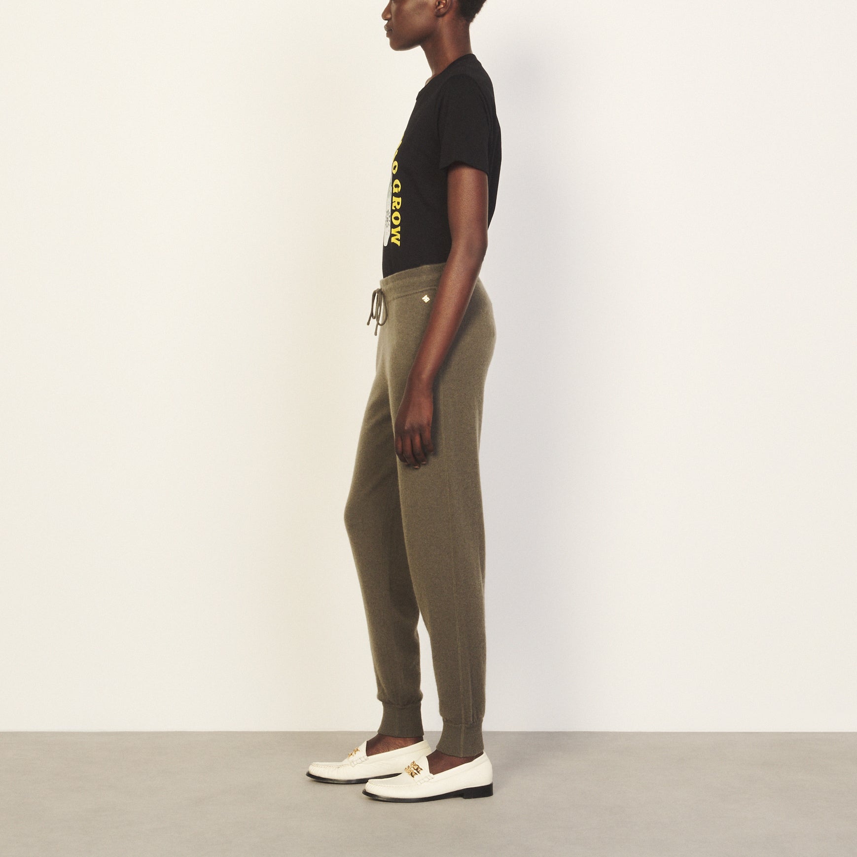 Pantalon style jogging Sandro seconde main