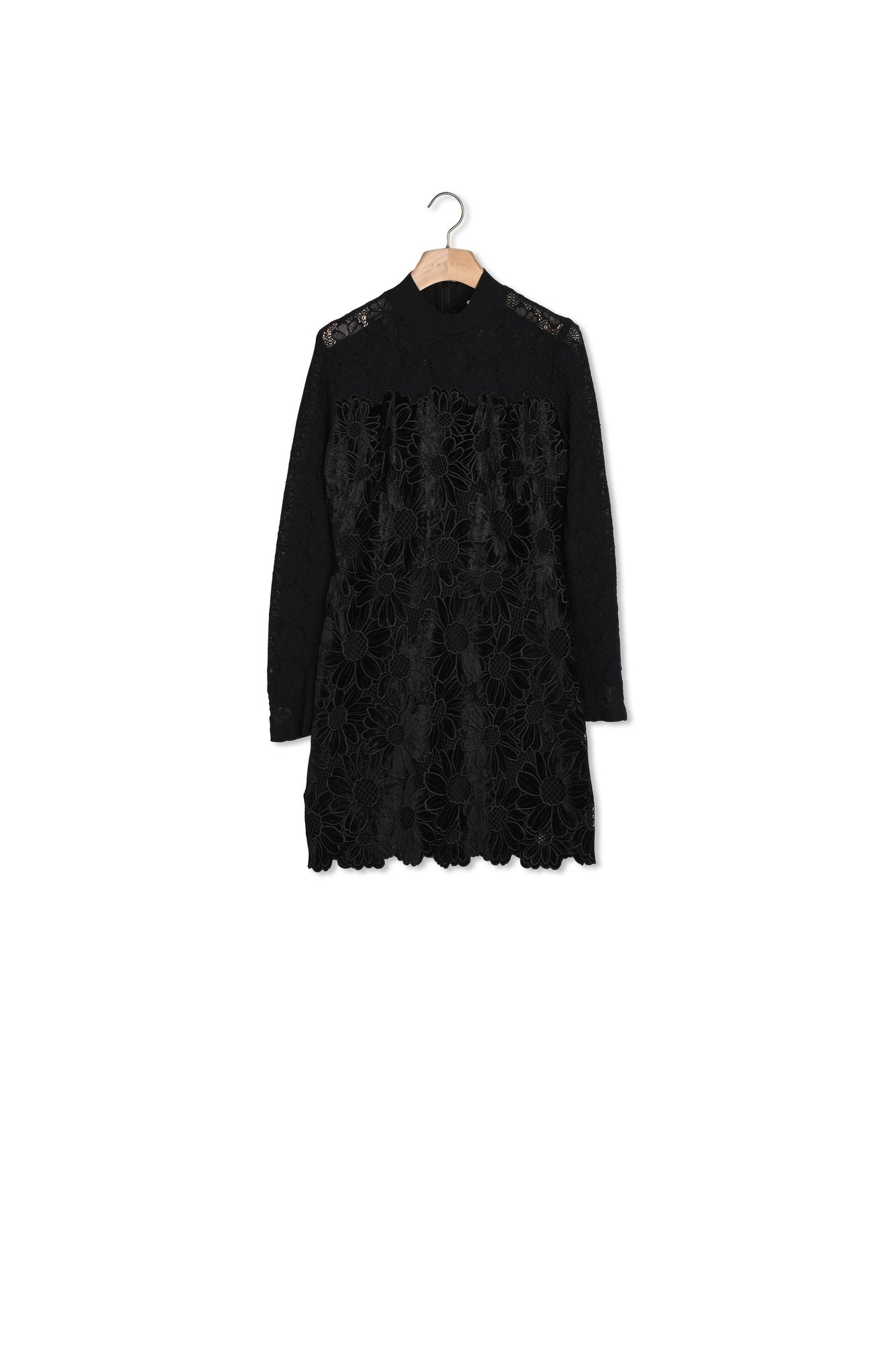 Robe en guipure marguerite Sandro seconde main