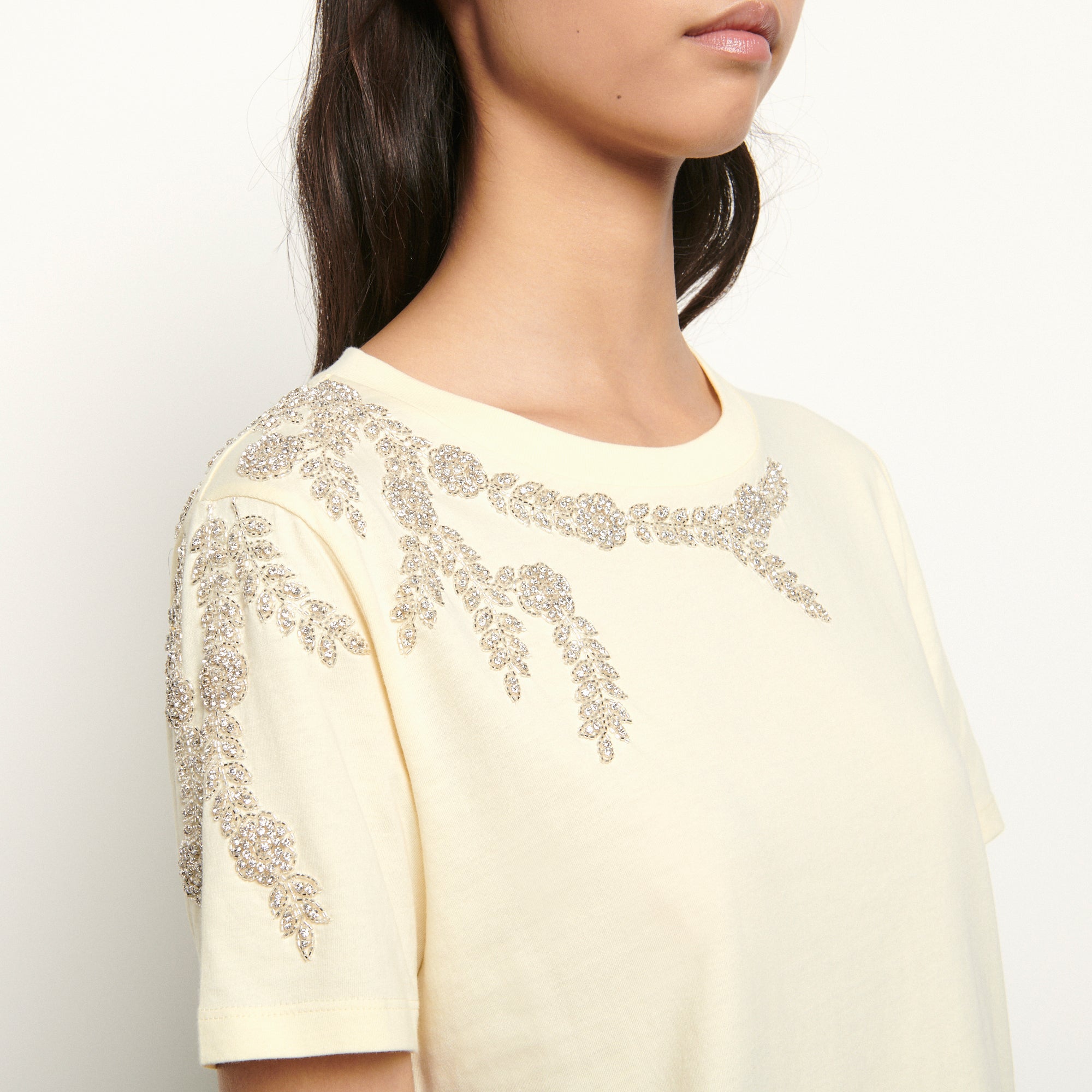 T-shirt orné de broderies et strass Sandro seconde main