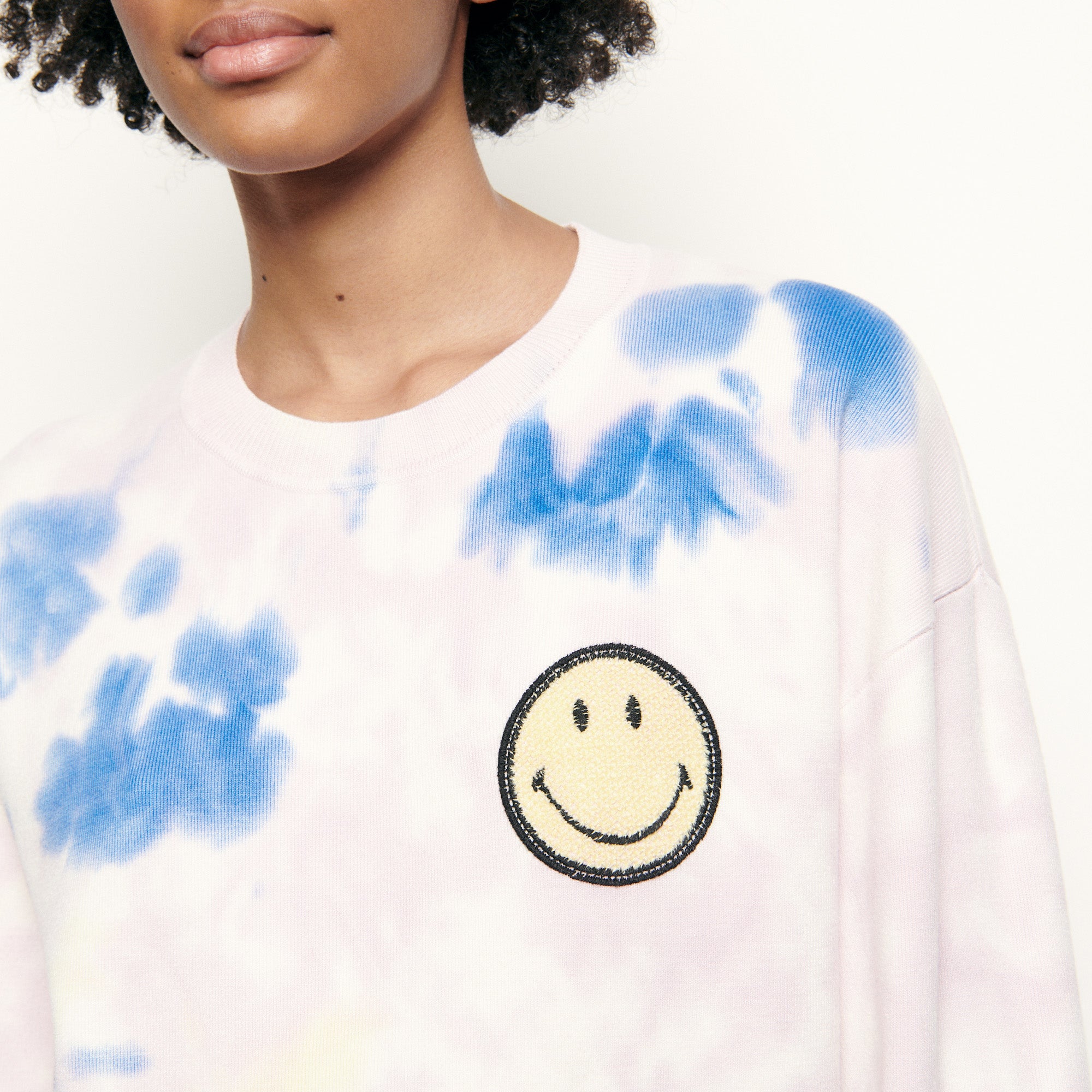 Pull tie and dye avec broderie smiley Sandro seconde main